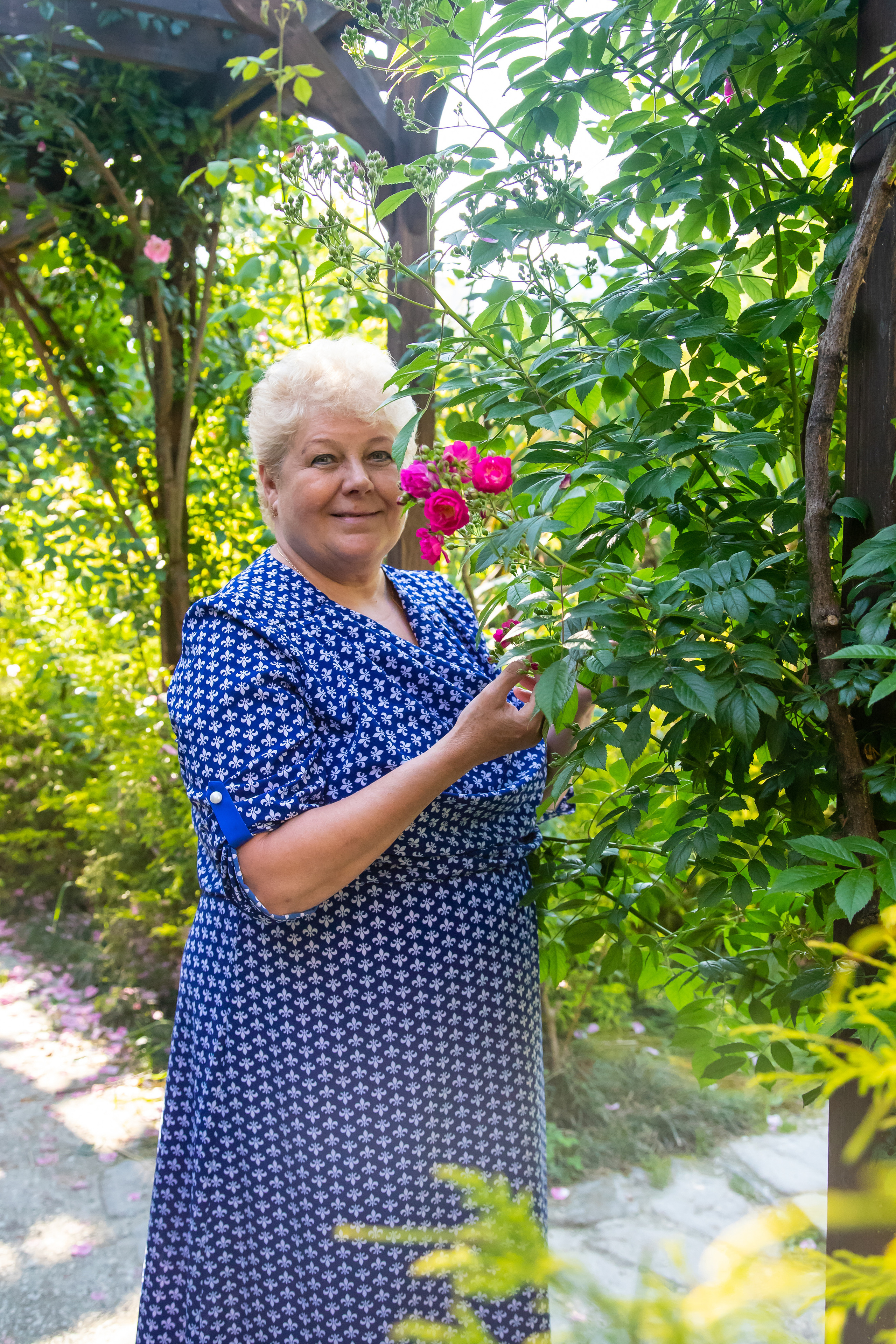 Елена со своей любимой, большой семьёй на сквере за Зимним театром и у моря. Фотограф Сочи, Адлер, Красная Поляна — Вероника Радченко