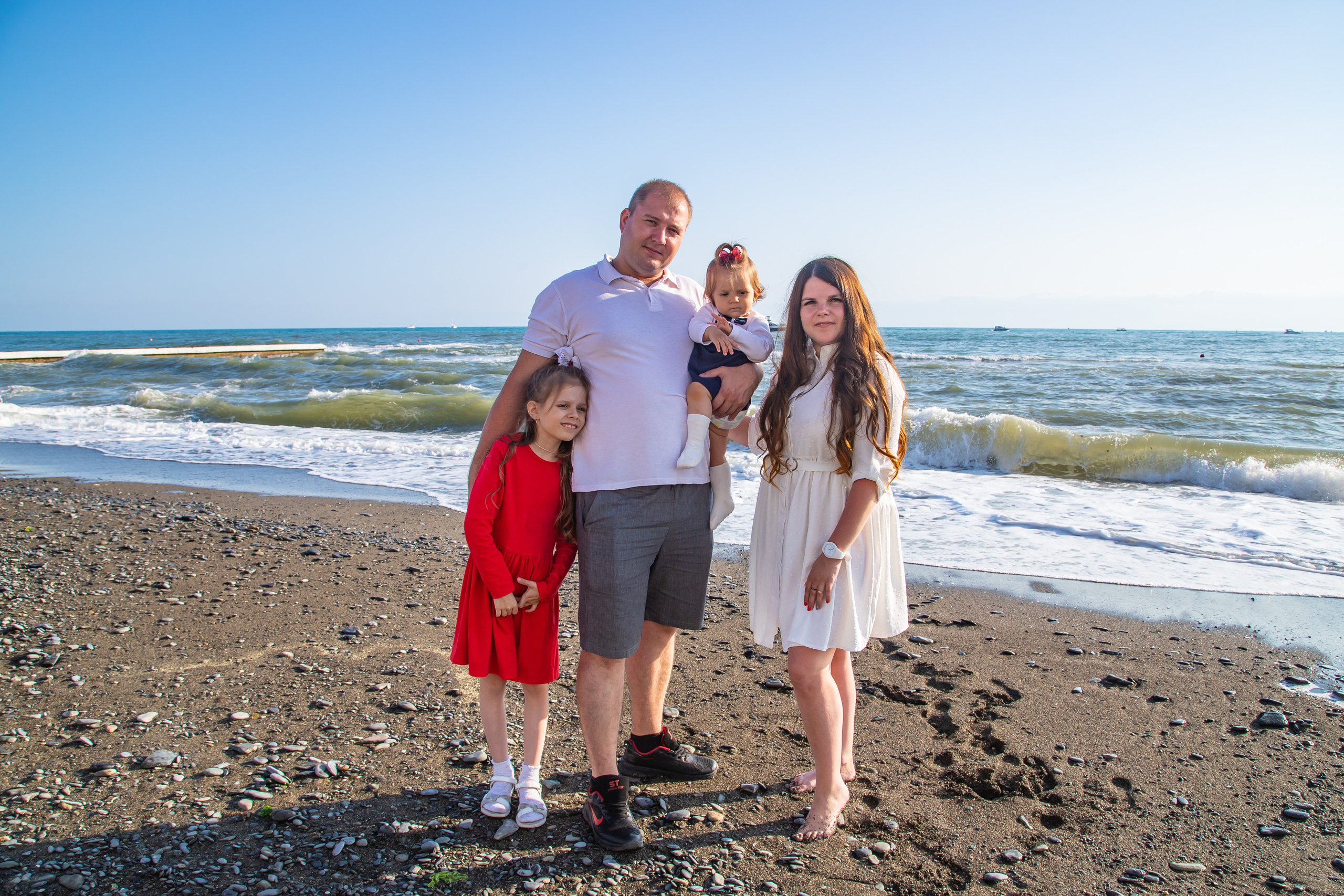 Елена со своей любимой, большой семьёй на сквере за Зимним театром и у моря. Фотограф Сочи, Адлер, Красная Поляна — Вероника Радченко