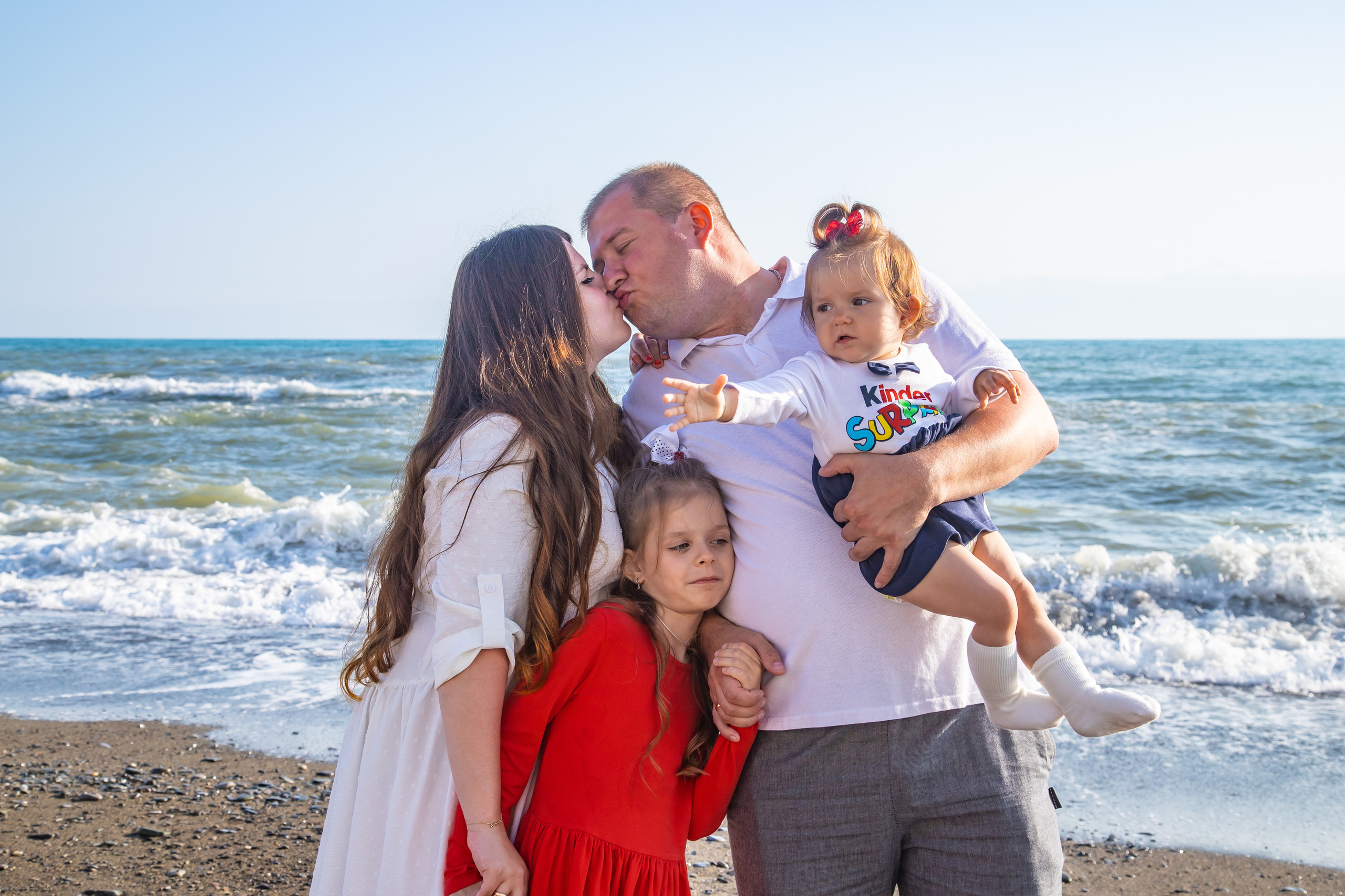 Елена со своей любимой, большой семьёй на сквере за Зимним театром и у моря. Фотограф Сочи, Адлер, Красная Поляна — Вероника Радченко