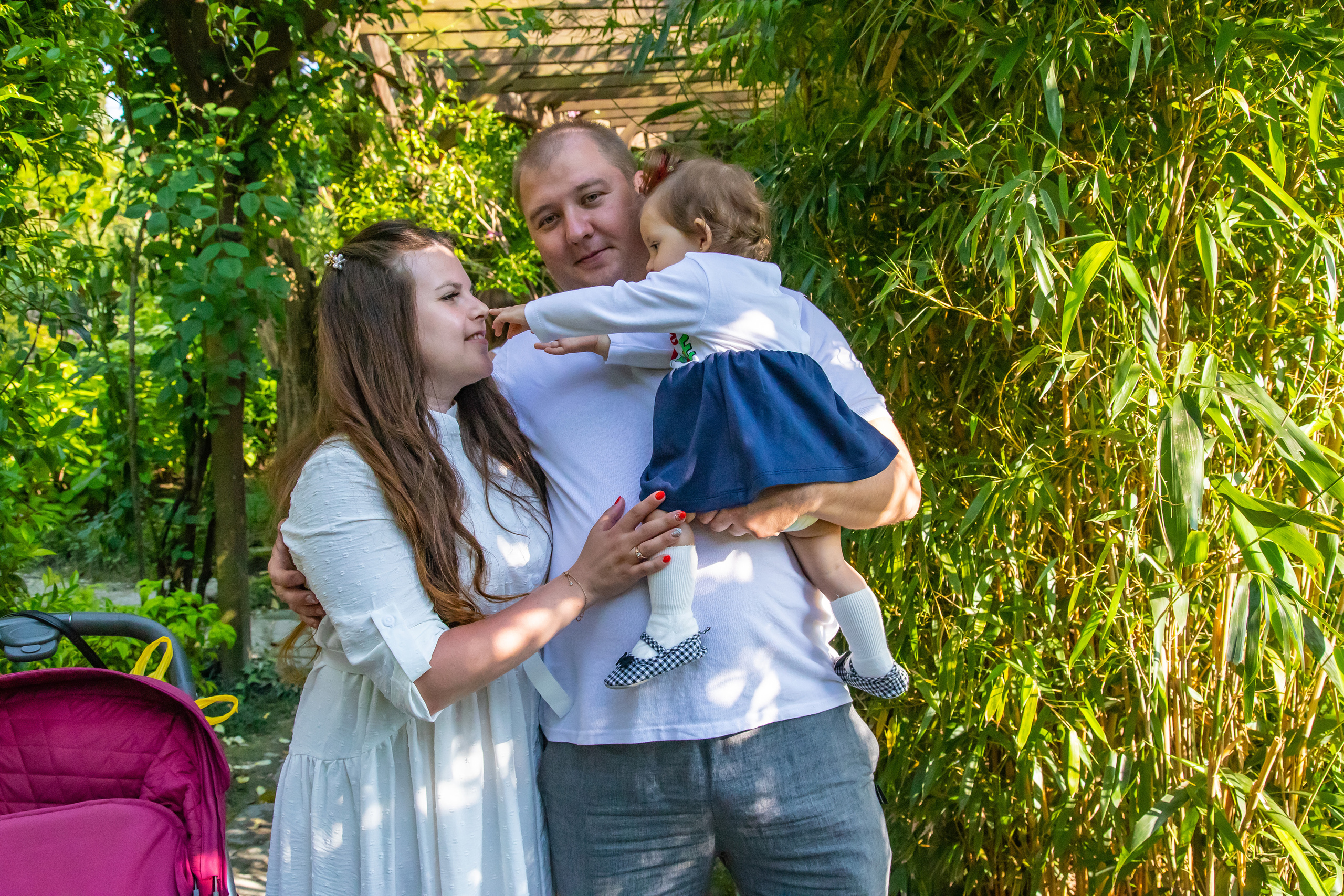 Елена со своей любимой, большой семьёй на сквере за Зимним театром и у моря. Фотограф Сочи, Адлер, Красная Поляна — Вероника Радченко