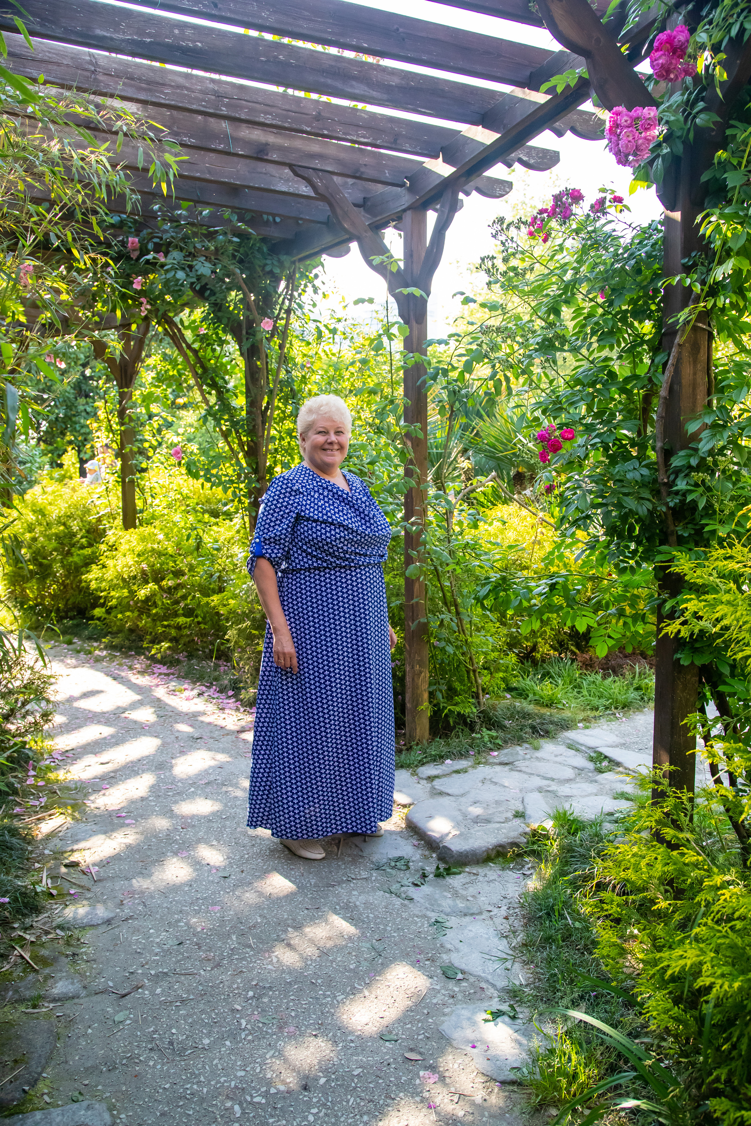 Елена со своей любимой, большой семьёй на сквере за Зимним театром и у моря. Фотограф Сочи, Адлер, Красная Поляна — Вероника Радченко