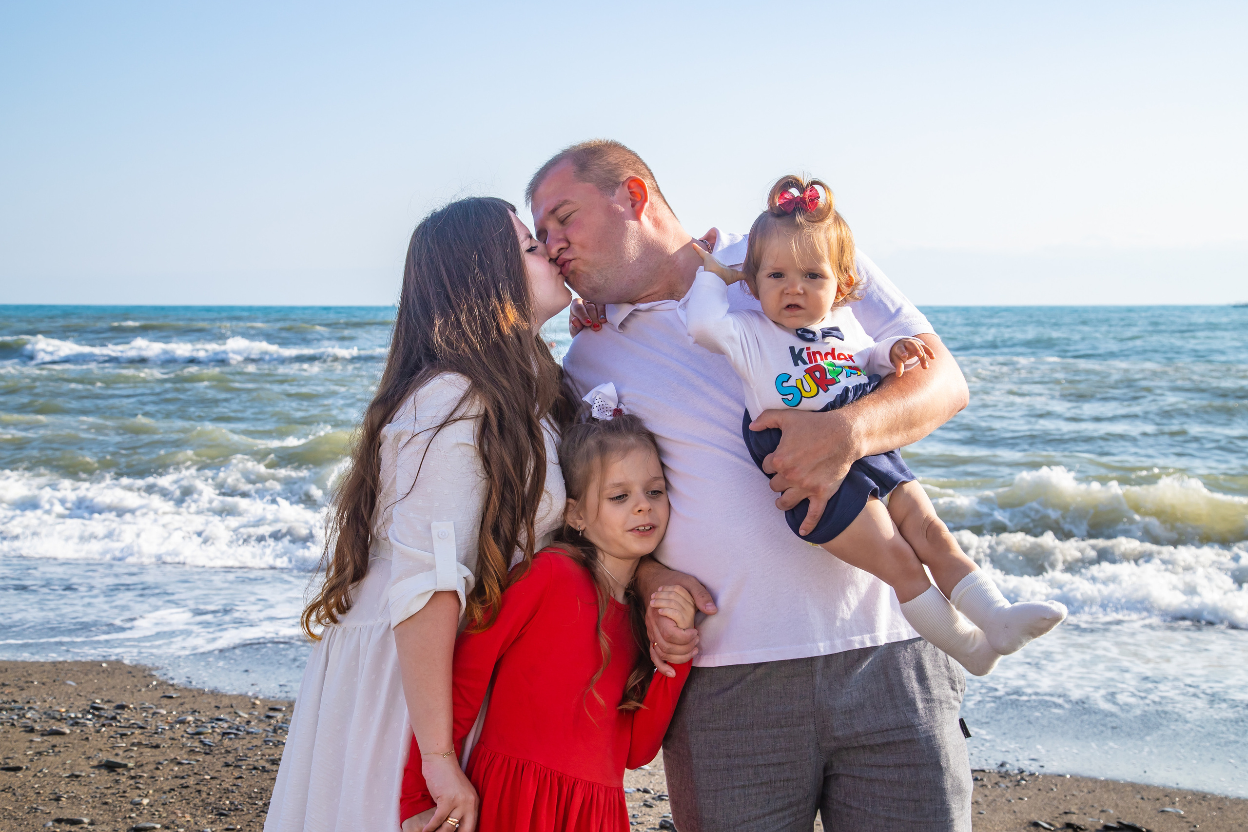 Елена со своей любимой, большой семьёй на сквере за Зимним театром и у моря. Фотограф Сочи, Адлер, Красная Поляна — Вероника Радченко