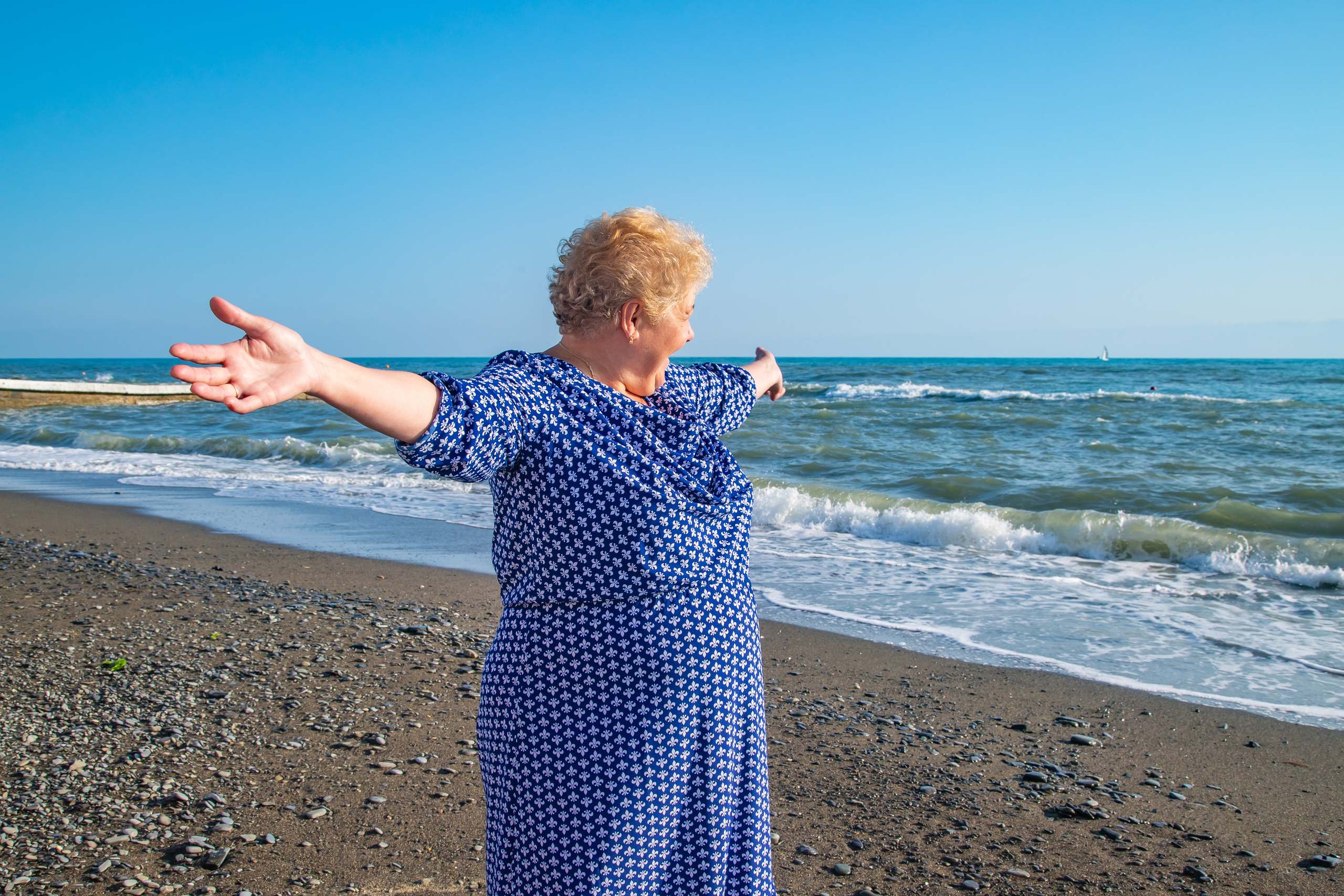 Елена со своей любимой, большой семьёй на сквере за Зимним театром и у моря. Фотограф Сочи, Адлер, Красная Поляна — Вероника Радченко