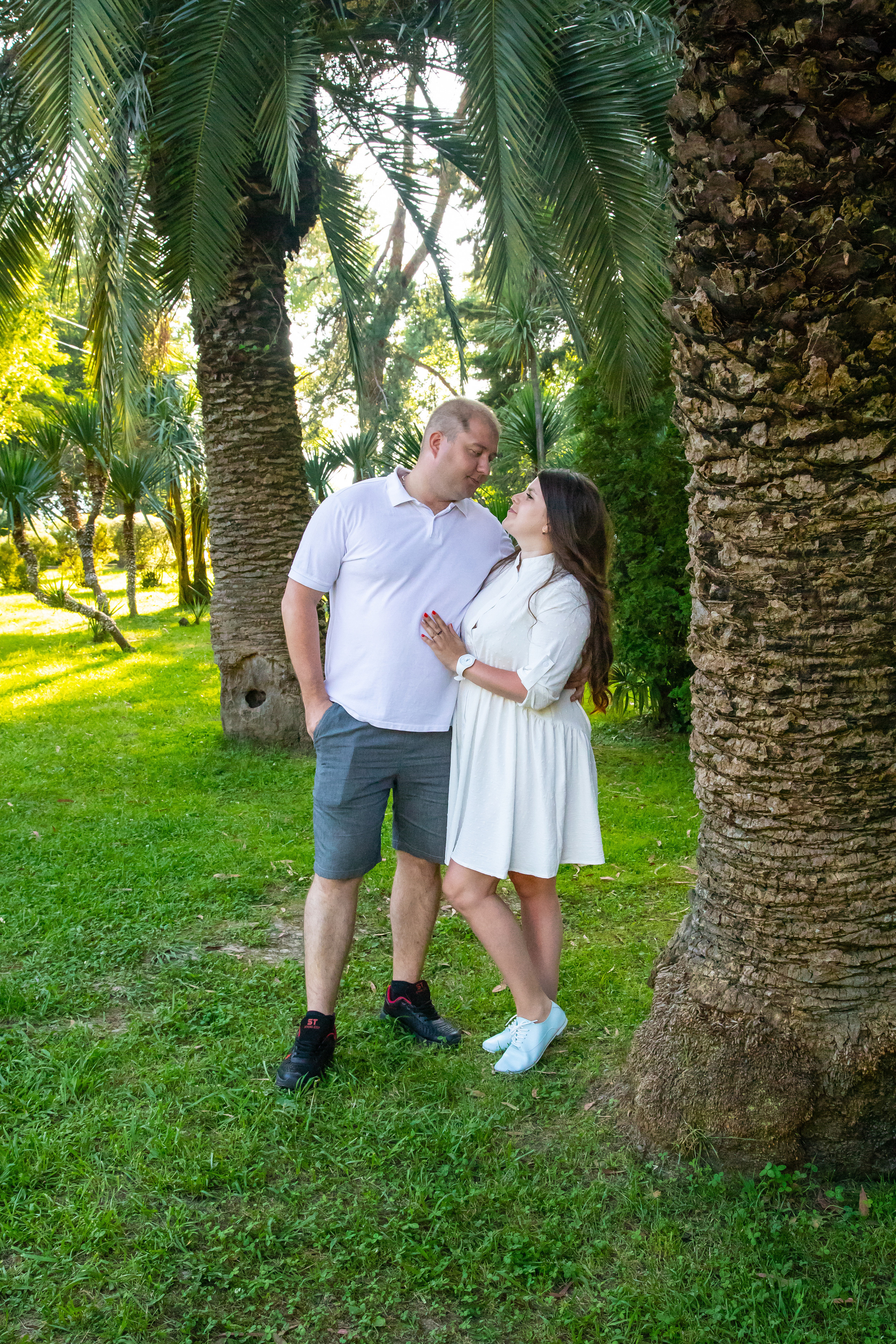 Елена со своей любимой, большой семьёй на сквере за Зимним театром и у моря. Фотограф Сочи, Адлер, Красная Поляна — Вероника Радченко