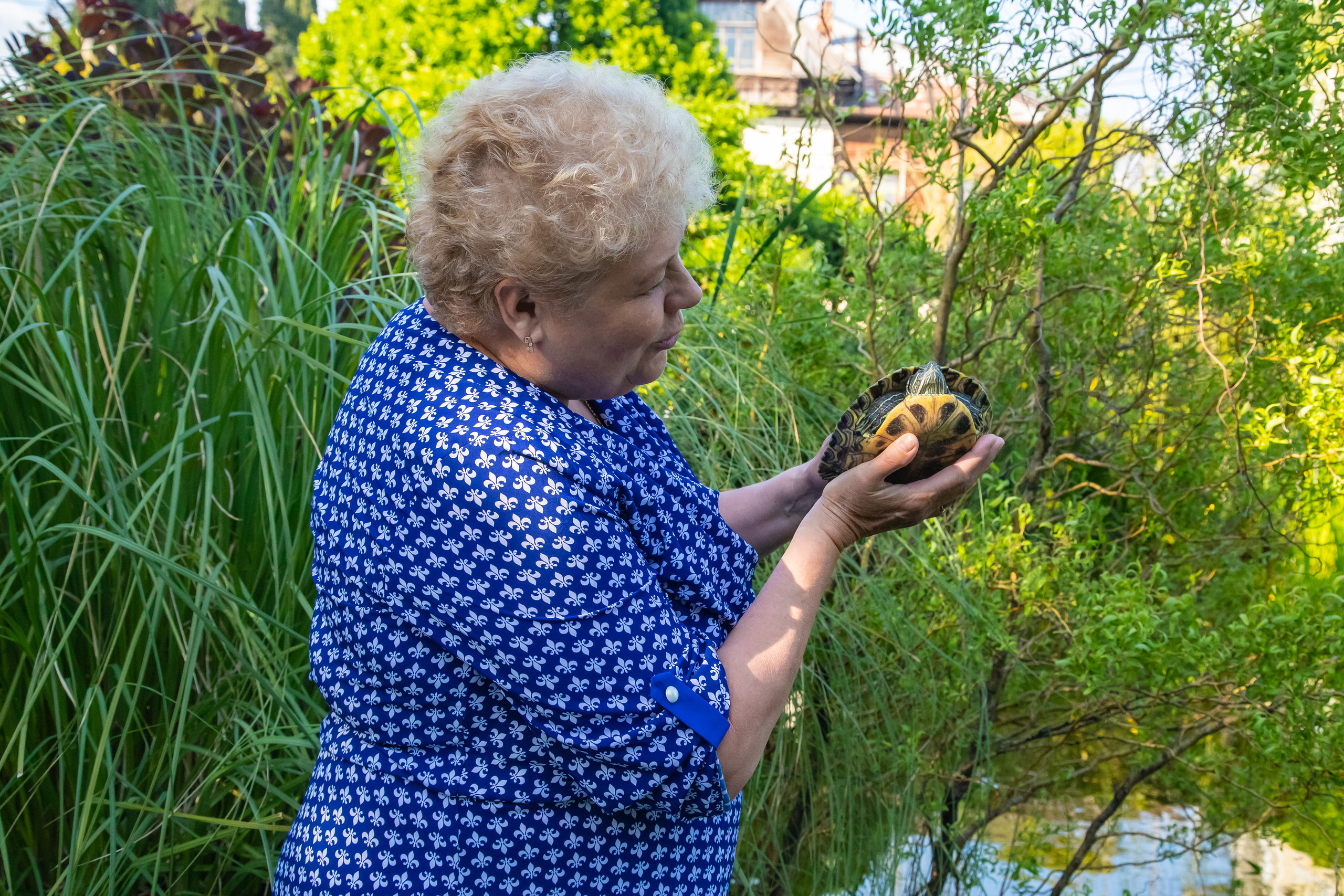 Елена со своей любимой, большой семьёй на сквере за Зимним театром и у моря. Фотограф Сочи, Адлер, Красная Поляна — Вероника Радченко
