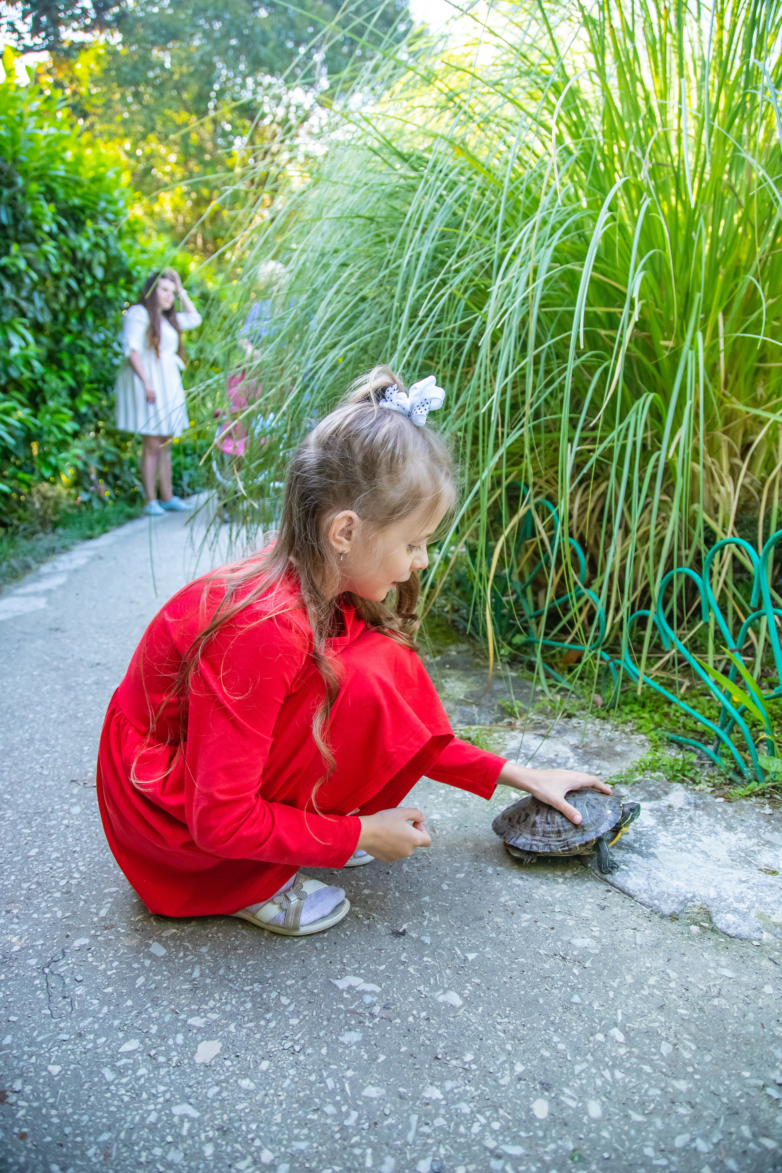 Елена со своей любимой, большой семьёй на сквере за Зимним театром и у моря. Фотограф Сочи, Адлер, Красная Поляна — Вероника Радченко