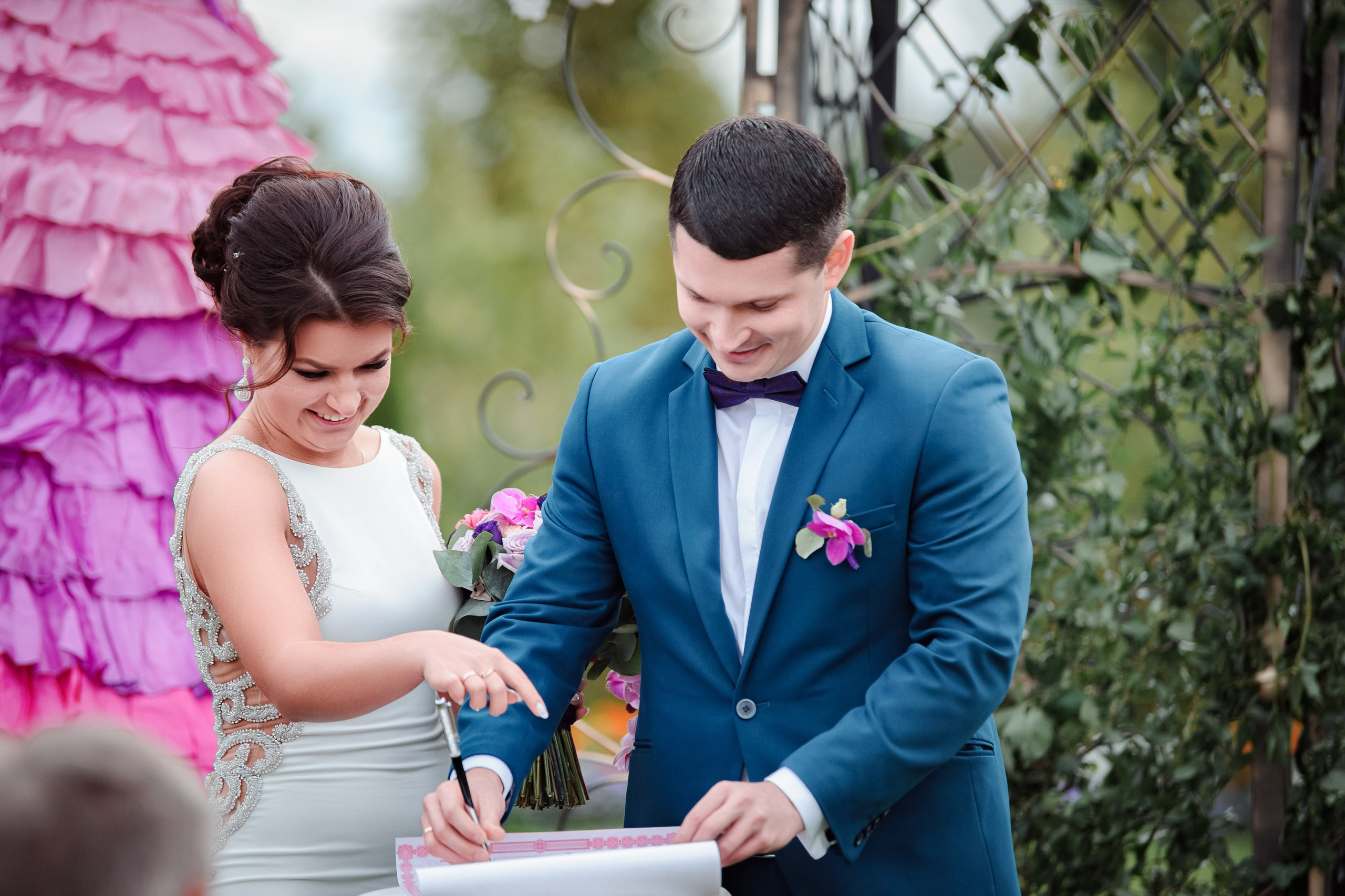 Услуги свадебного фотографа на выездной регистрации брака: +79119212215 Алексей.