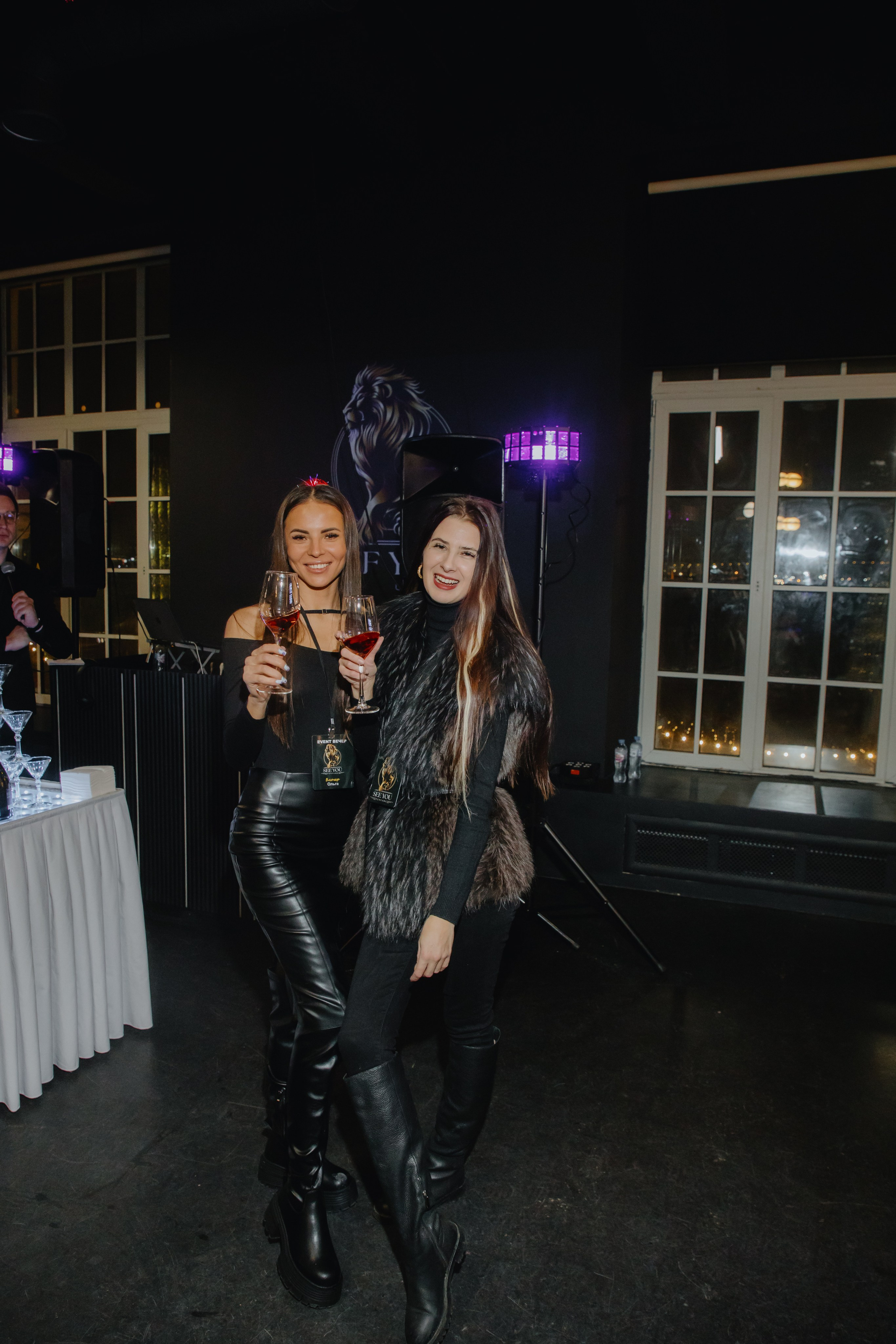 See `You Perfume. Фотограф в Москве и Санкт-Петербурге Дарина