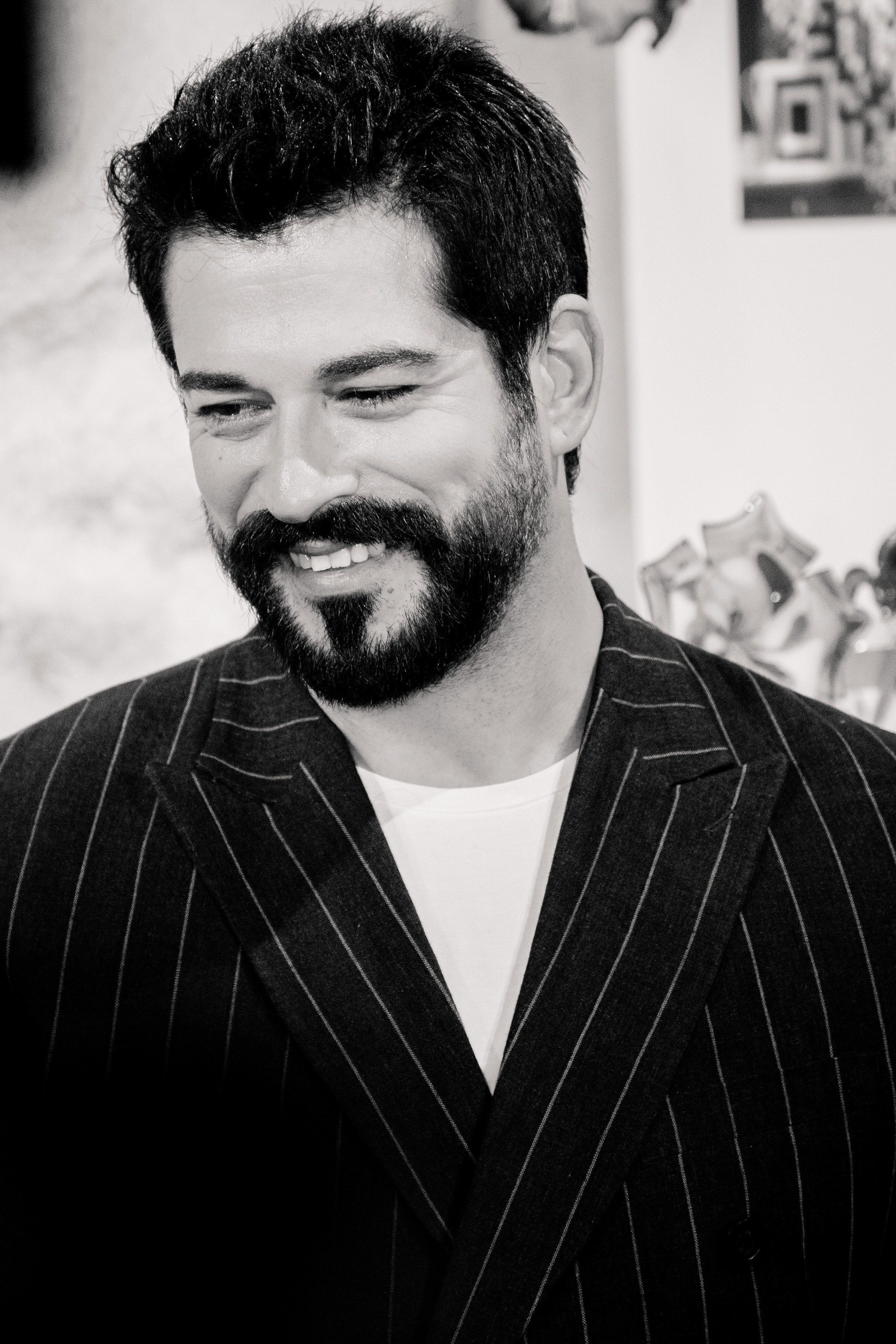 Бурак Озчивит посетил выставку Никаса Сафронова. Фотограф в Москве и Санкт-Петербурге Дарина