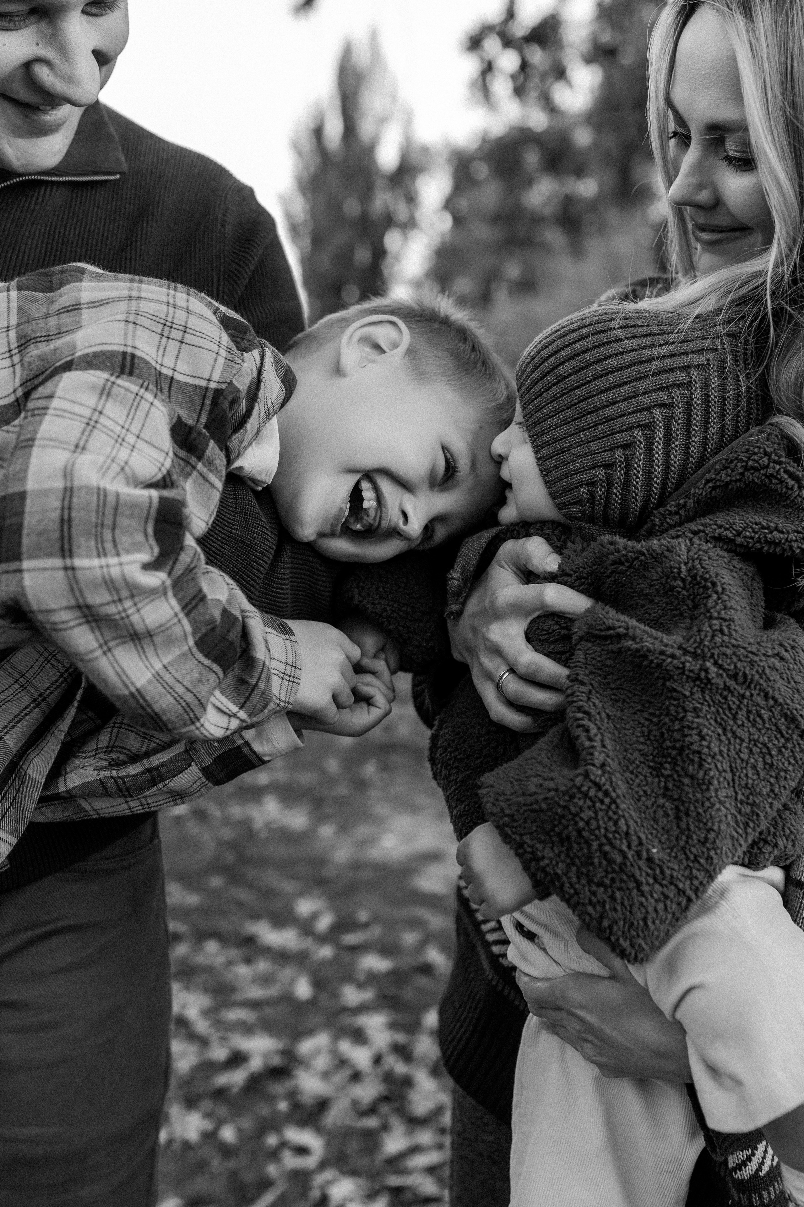 Семейная фотосессия в Краснодаре на природе, фотограф Яна Морева. Семейный фотограф в Краснодаре Яна Морева