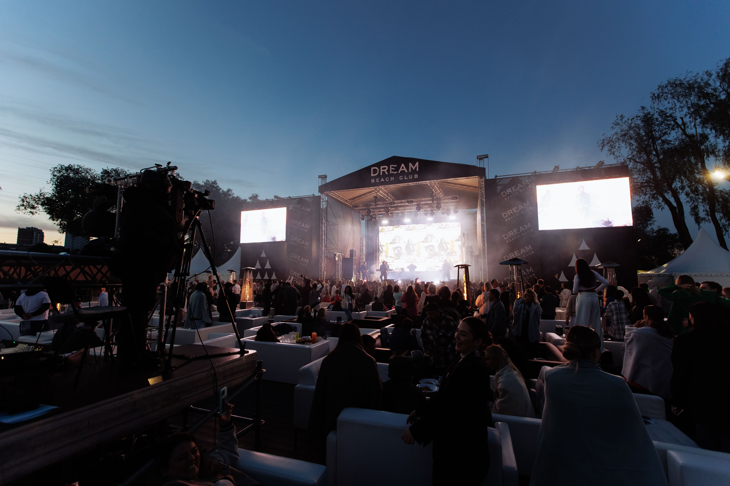 Остров мечты Dream Beach Club (Открытие открытого бассейна в Москве). Репортажный фотограф на мероприятие в Москве Алексей Терентьев