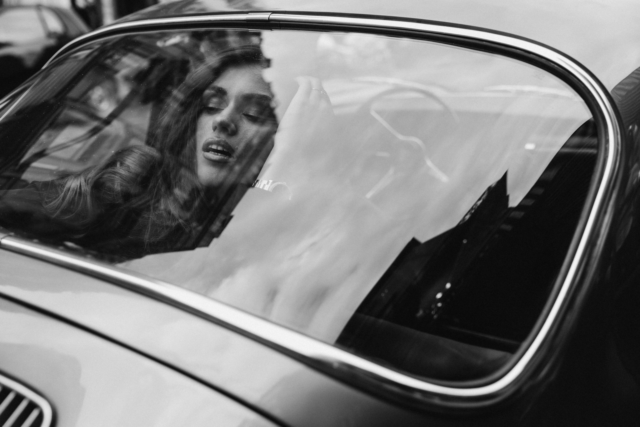 Hit the road. Photographer in Paris