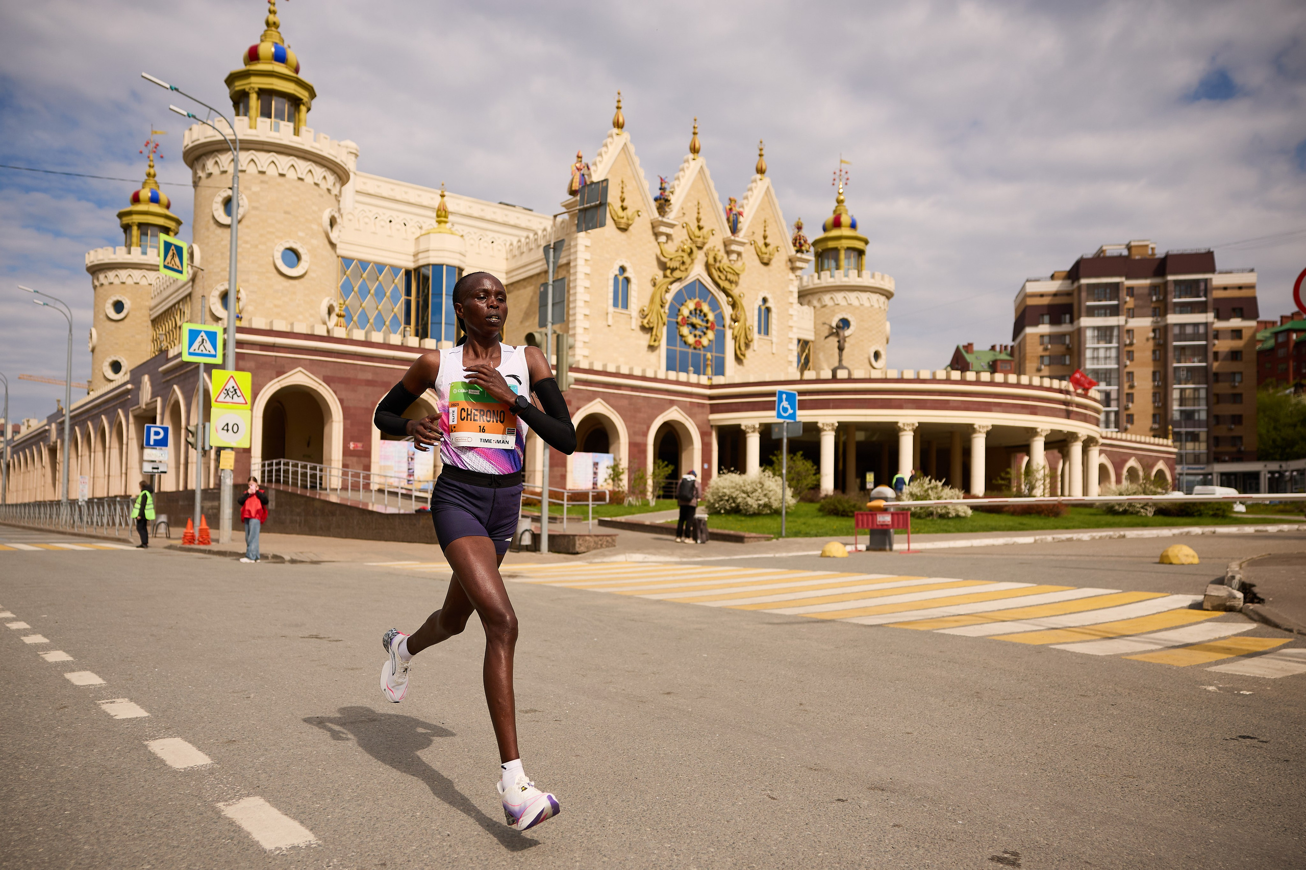 Казанский марафон 2025. Спортивный репортажный фотограф Казань Нафис Сиразетдинов