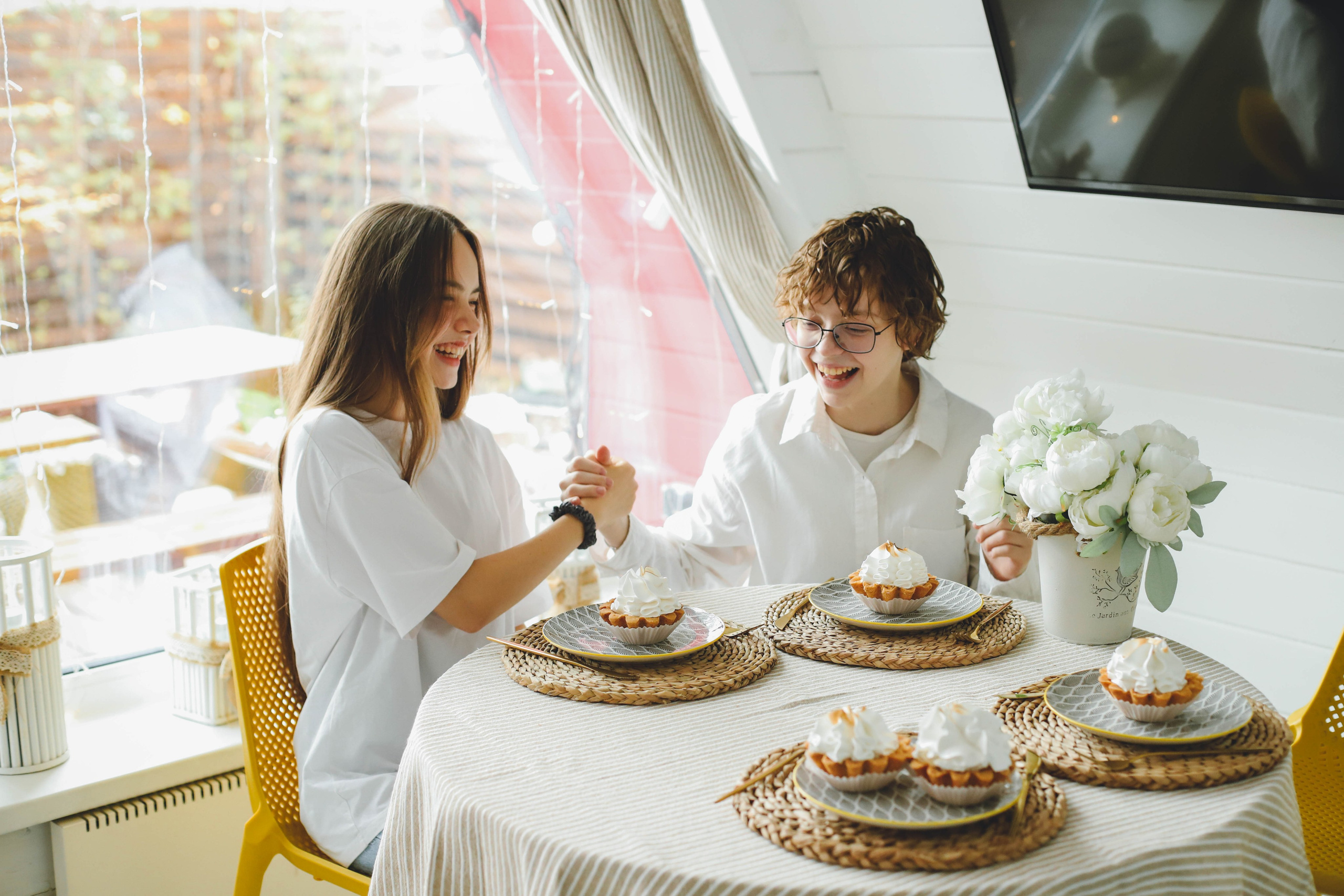 В красивом красном домике. Фотограф в Сургуте Брызгунова Анастасия
