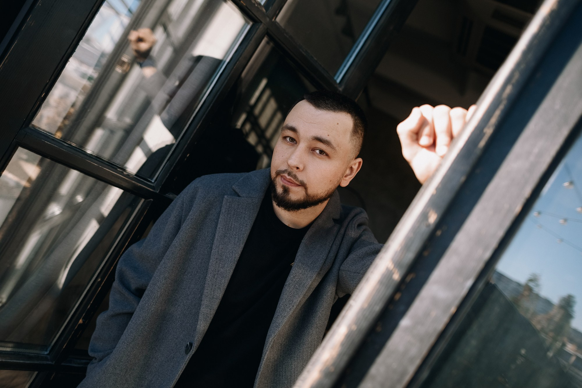 Мужской портрет в студии Тюмень — Фотосессия для мужчин | Дарья Мустафина. Портретный фотограф Тюмень Дарья Мустафина