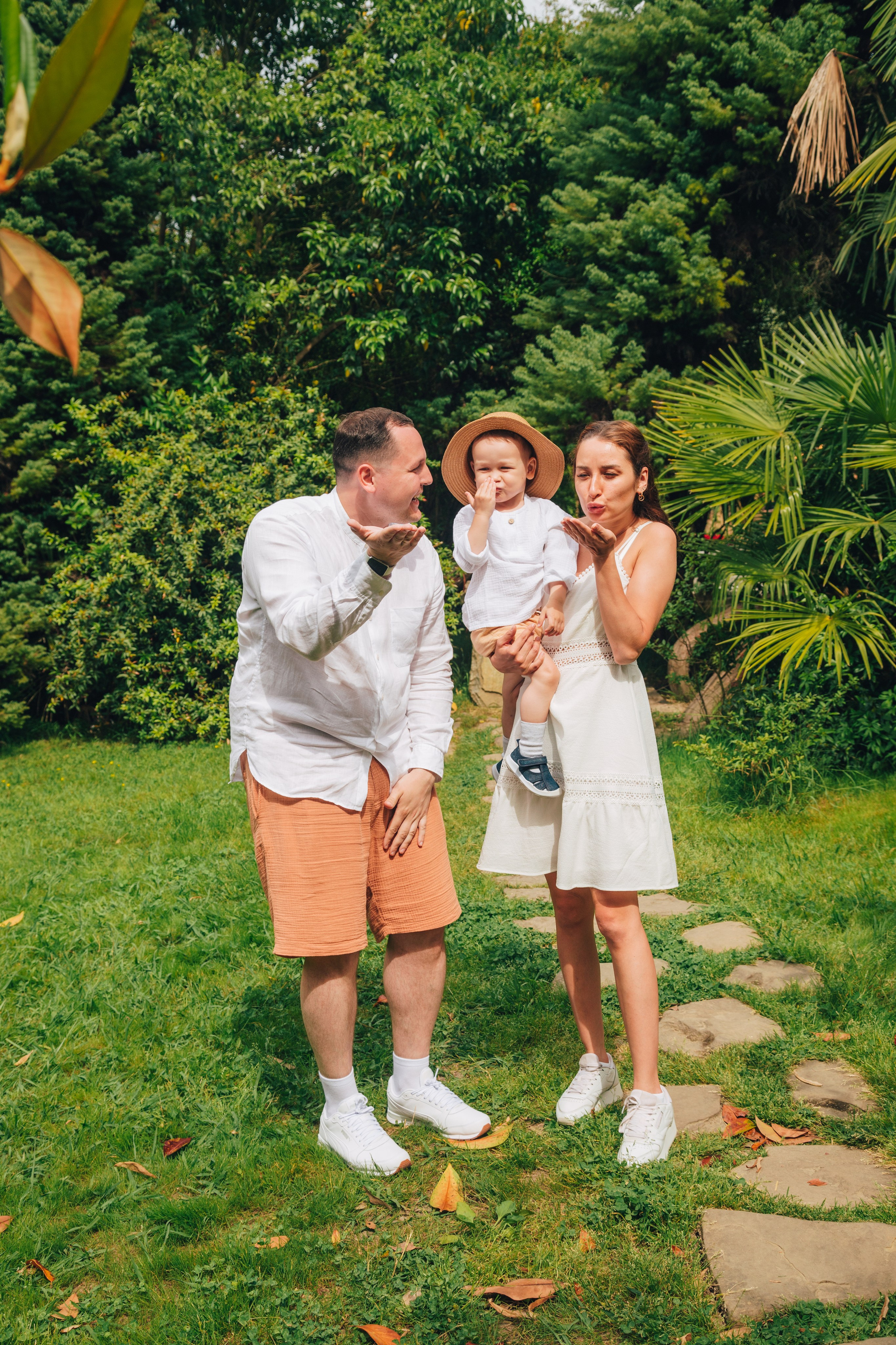 Дима, Ляйсан и Миша на Ривьере (Май 2025 г.). Фотограф Сочи, Адлер, Красная Поляна — Вероника Радченко