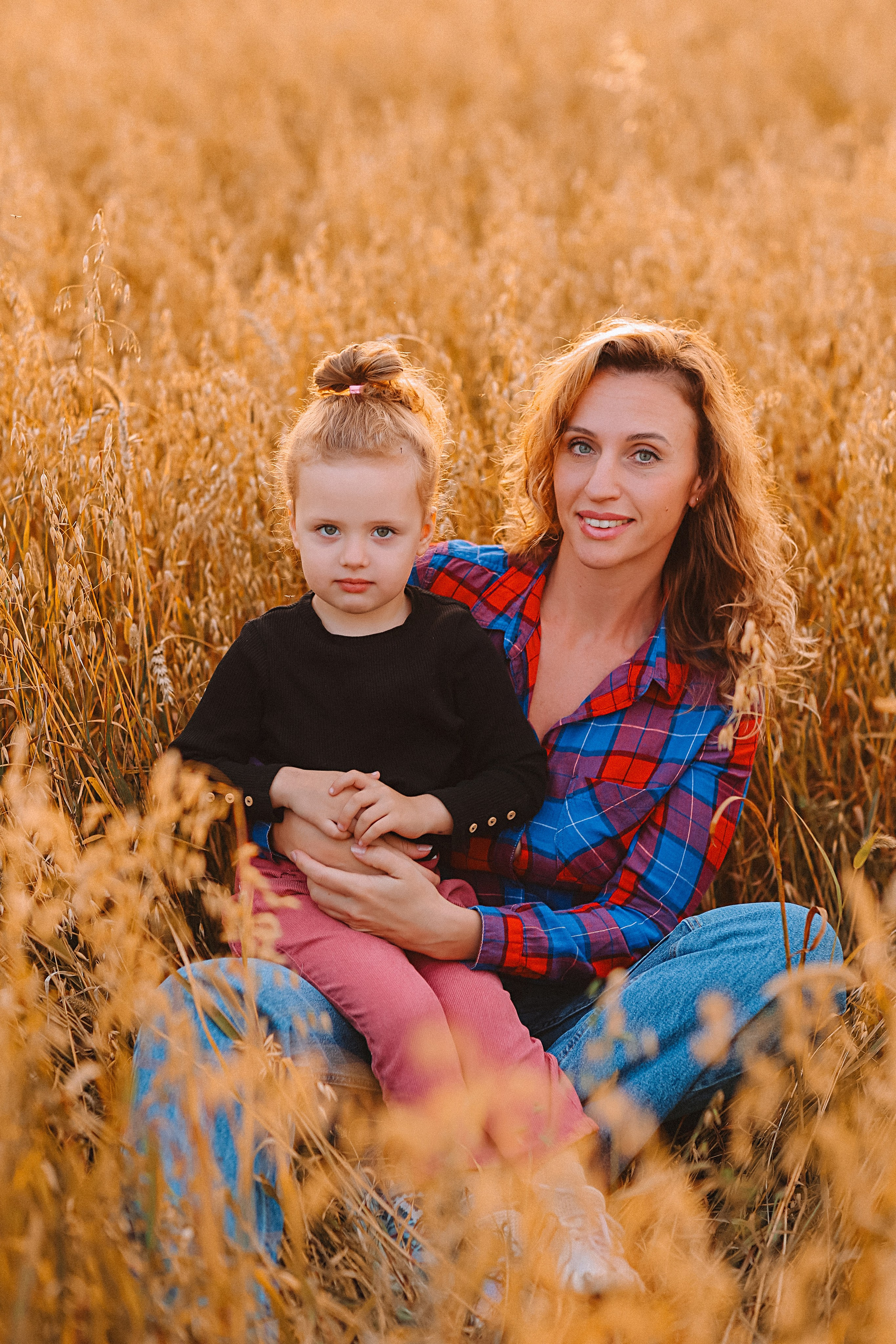 Поле. Семейный фотограф Тюмень, фотограф на роды Салмина Мария