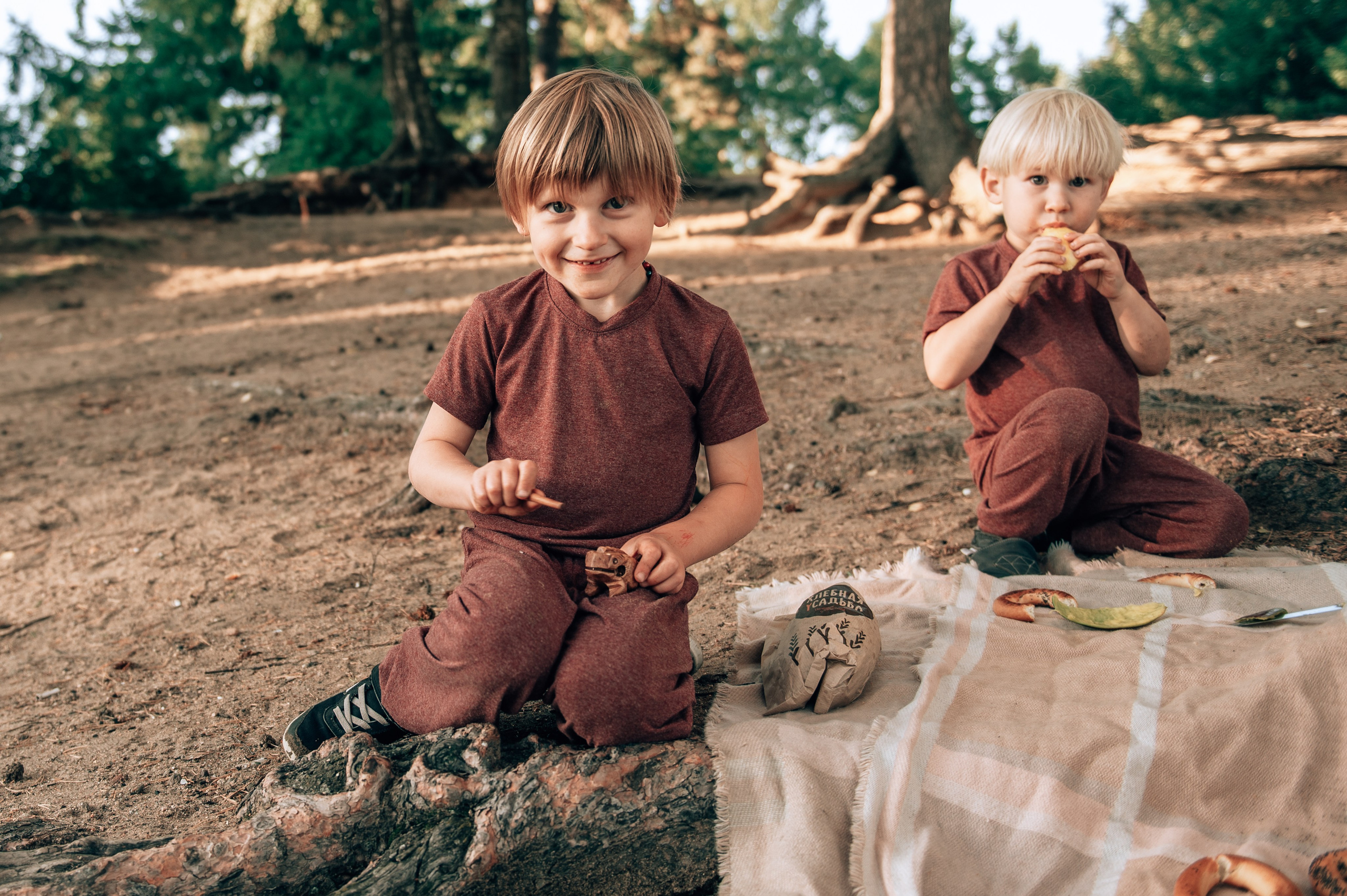 Семейна прогулка с непоседами-мальчишками. Свадебный и семейный фотограф София Невская