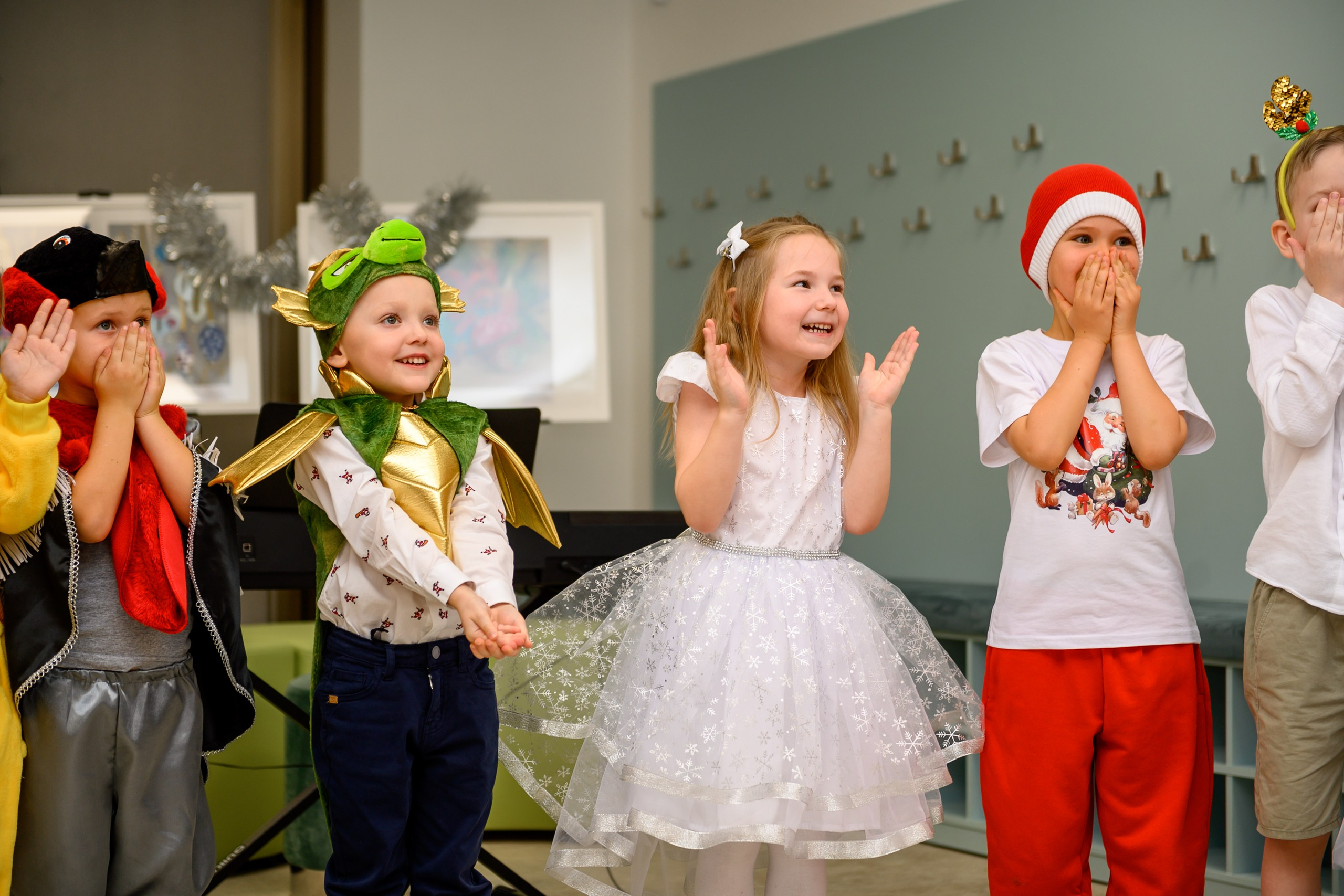 Елка 2025 садик Мантера. Свадебный и семейный фотограф София Невская