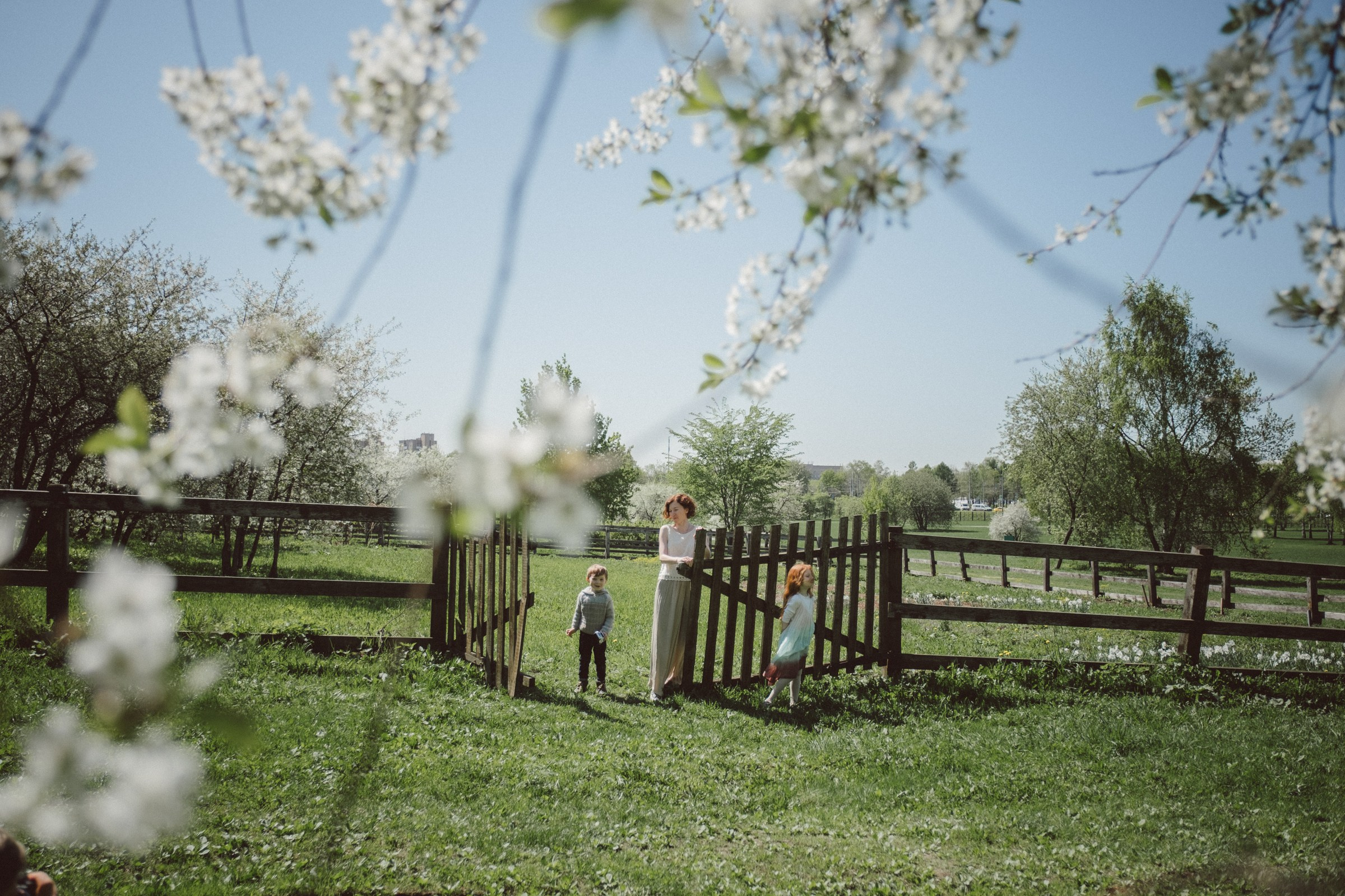 Время года-весна. Свадебные и семейные фотографы в Москве Максим и Оксана Первомай