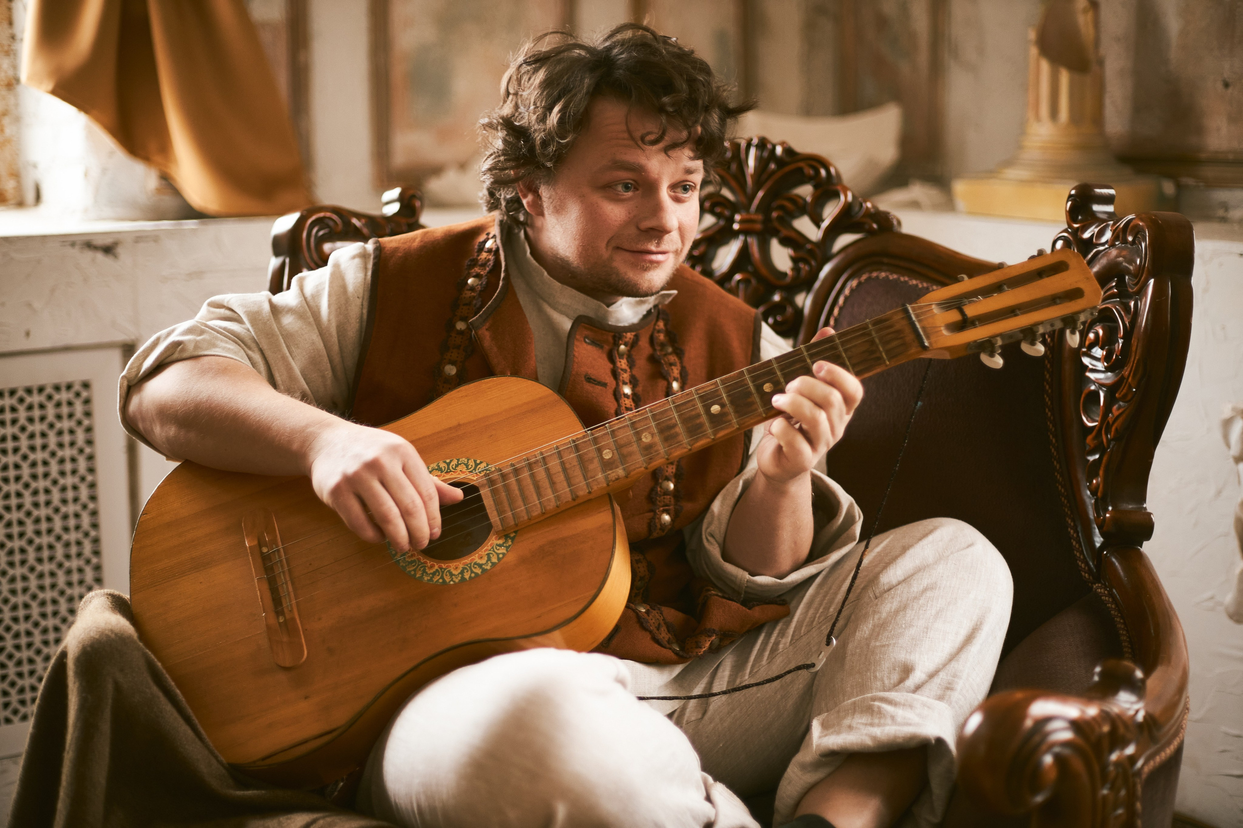 Сергей Друзьяк в образе Бродячего Музыканта