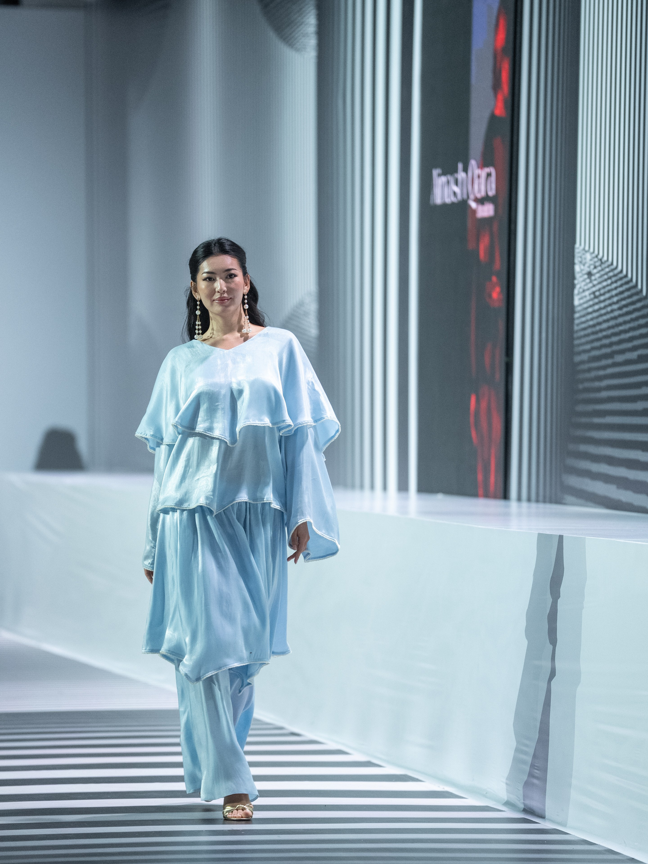 Brand AINASH QARA. Сайт Алматинского НЮ АРТ, будуар и фэшн фотографа Дениса Карпенко