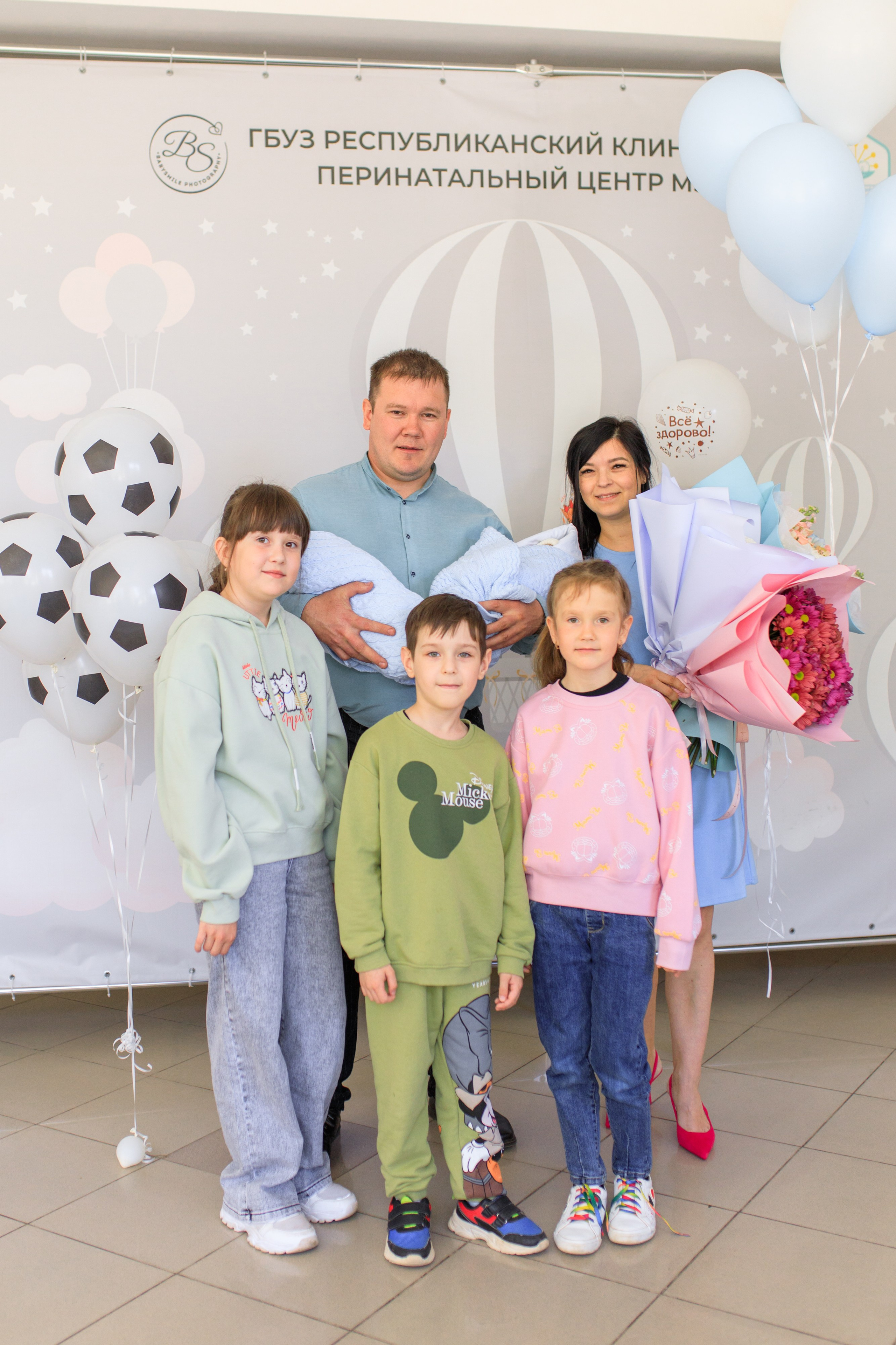 Съемка выписки из роддома. Фотограф в Уфе Ирина Идрисова