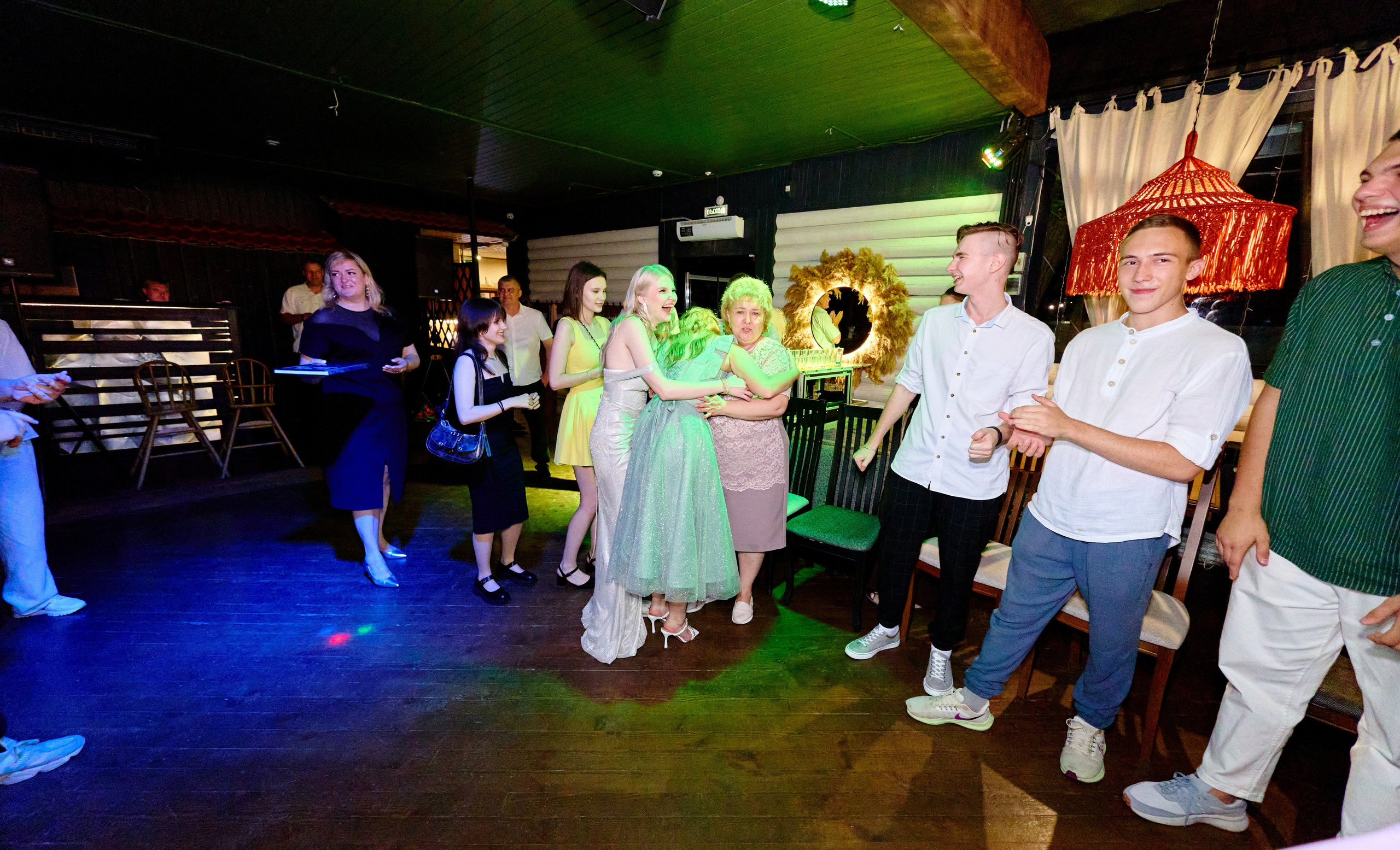 Выпускной 35 Сош. Фотограф Выпускные альбомы Таганрог Сергей Коробченко