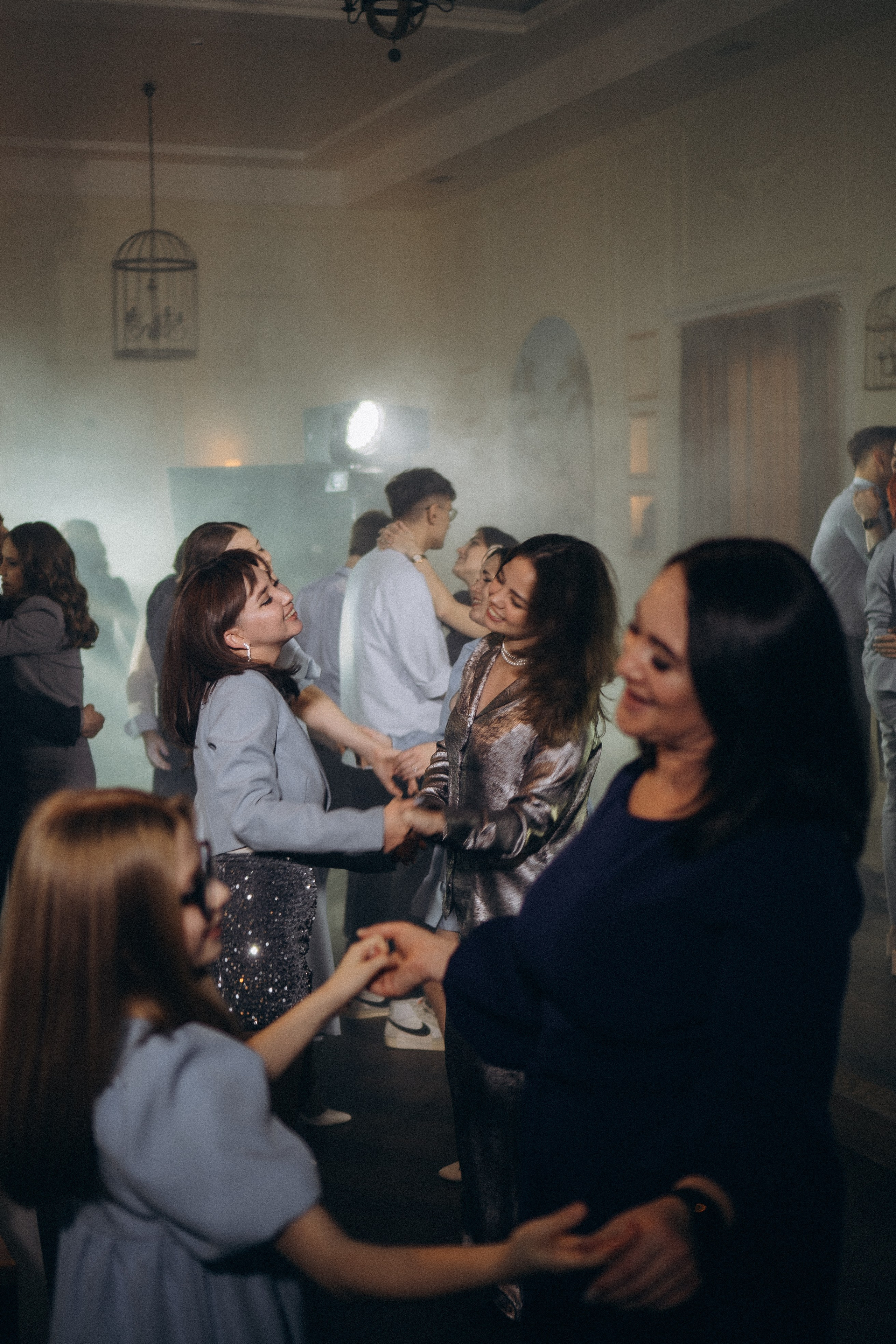 СВАДЕБНАЯ СЬЕМКА СБОРОВ В ОТЕЛЕ И ВЫЕЗД НА ЦЕРЕМОНИЮ (СНЯТО В СИБИРЕ В НИЖНЕВАРТОВСКЕ). Профессиональный фотограф, Санкт-Петербург — Виктория Богомолова