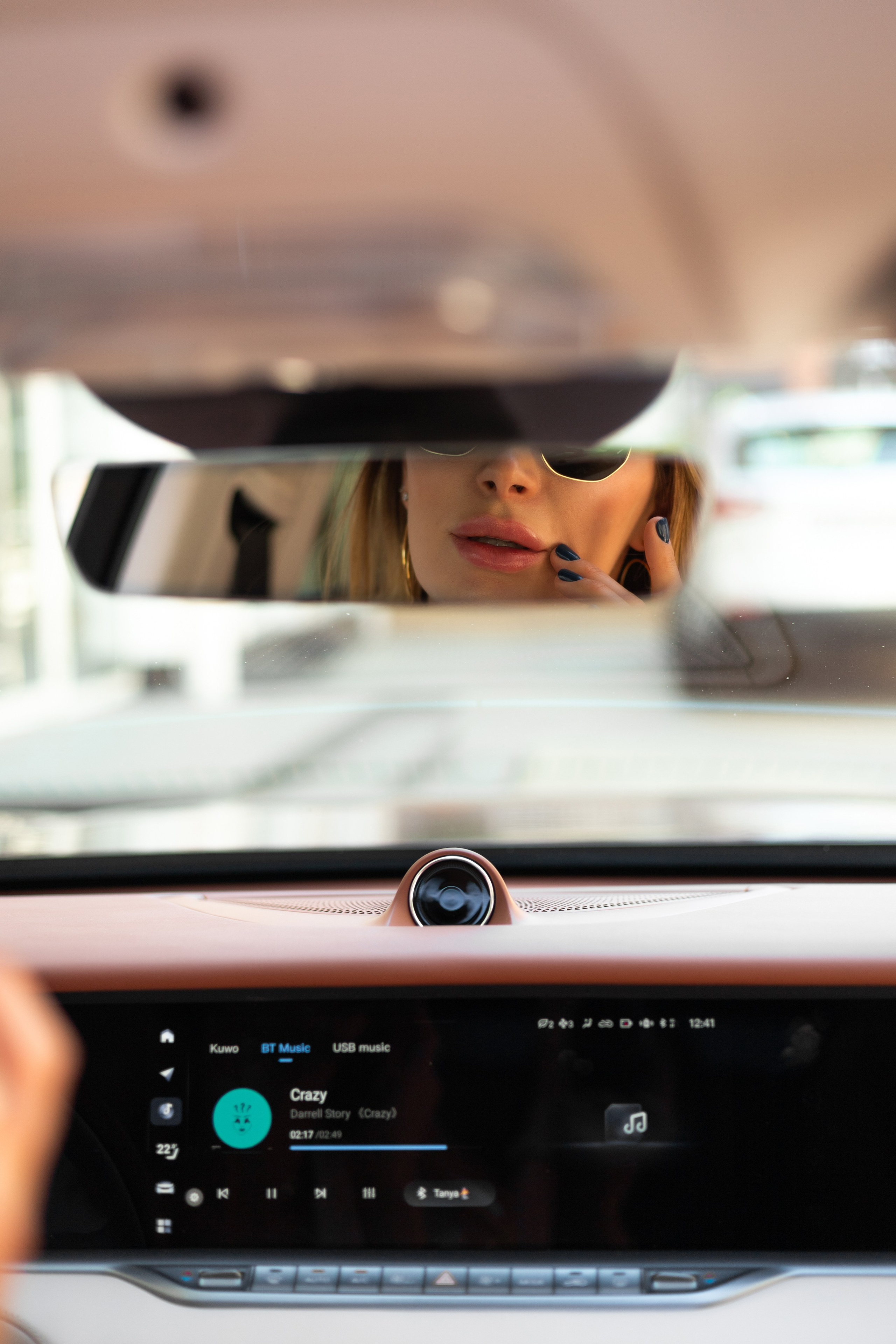 Съемки на улице. Анна Злищева