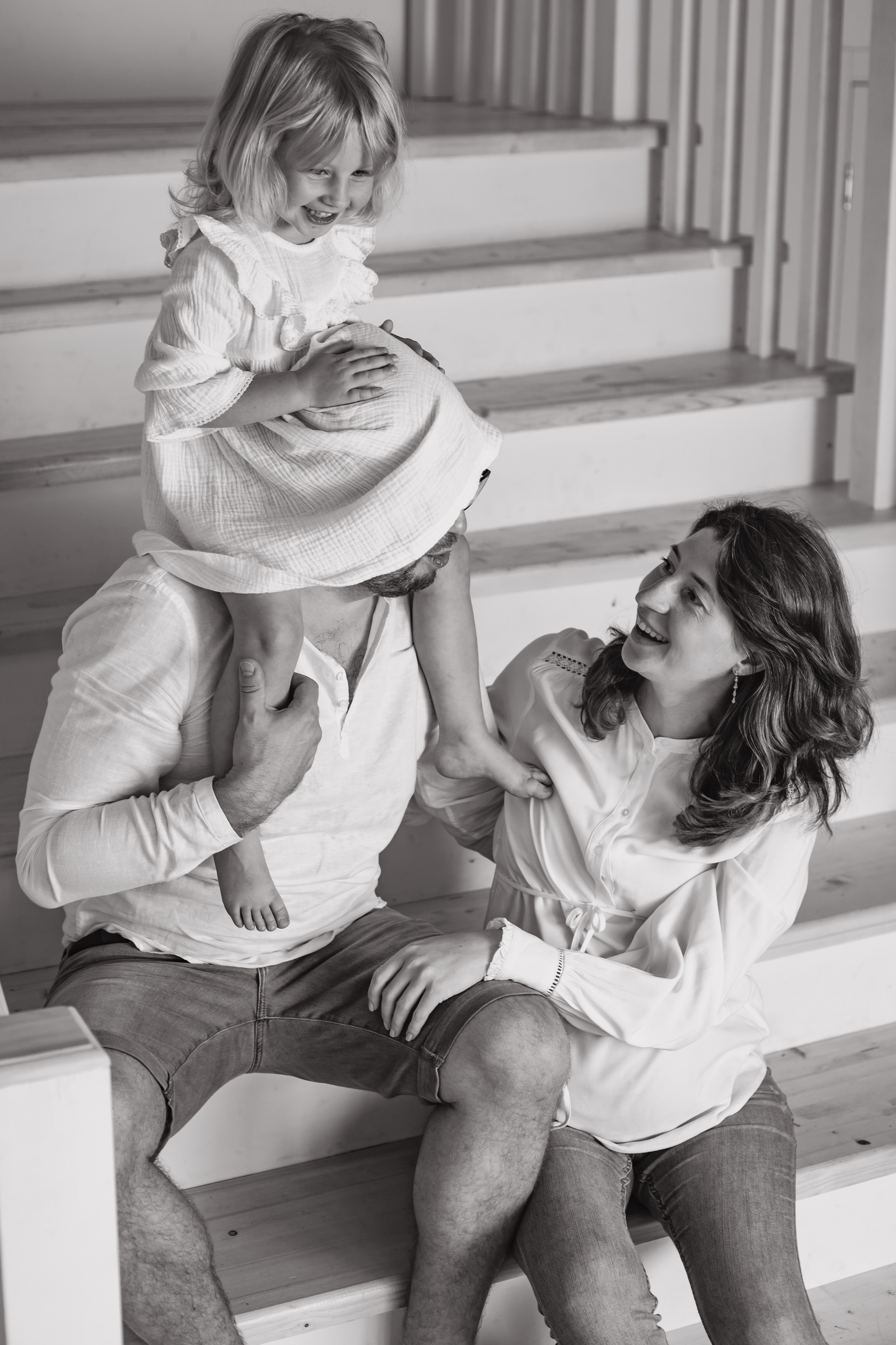 Мария с семьей в студии. Elena Sova — семейный и женский фотограф в Санкт-Петербурге