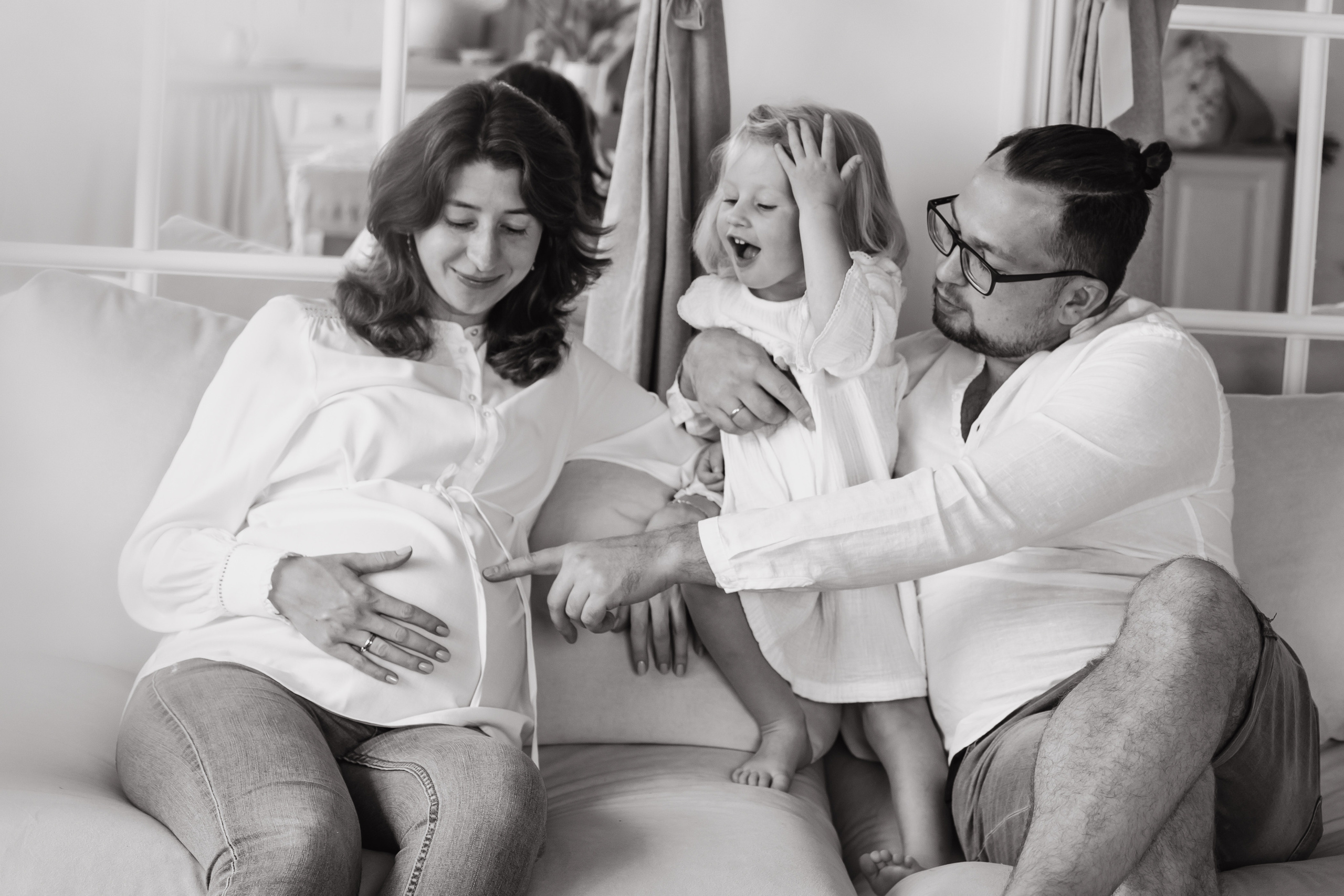 Мария с семьей в студии. Elena Sova — семейный и женский фотограф в Санкт-Петербурге