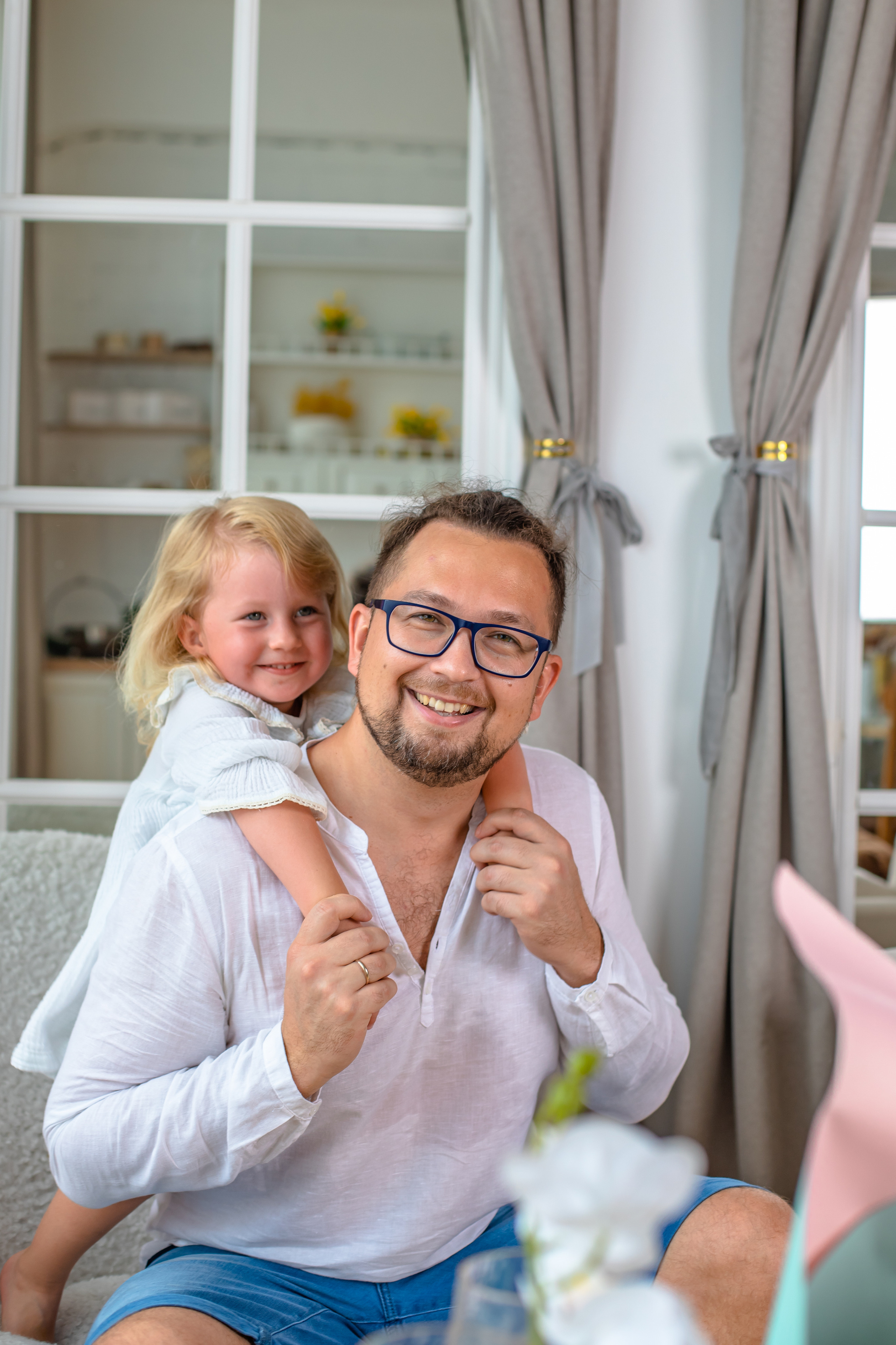 Мария с семьей в студии. Elena Sova — семейный и женский фотограф в Санкт-Петербурге