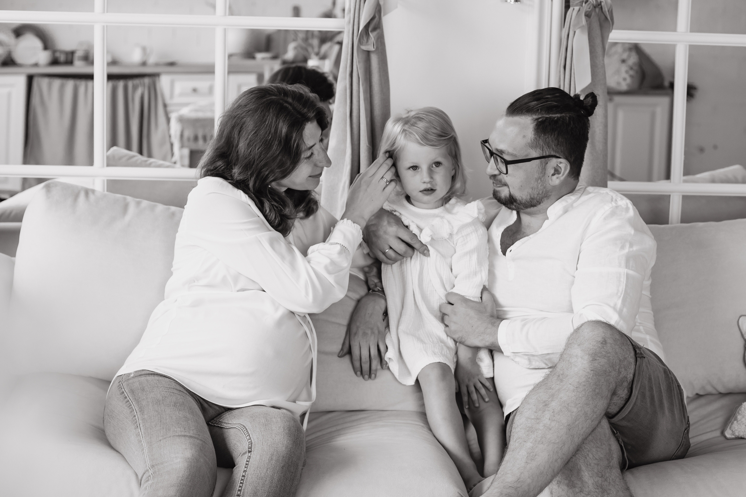 Мария с семьей в студии. Elena Sova — семейный и женский фотограф в Санкт-Петербурге