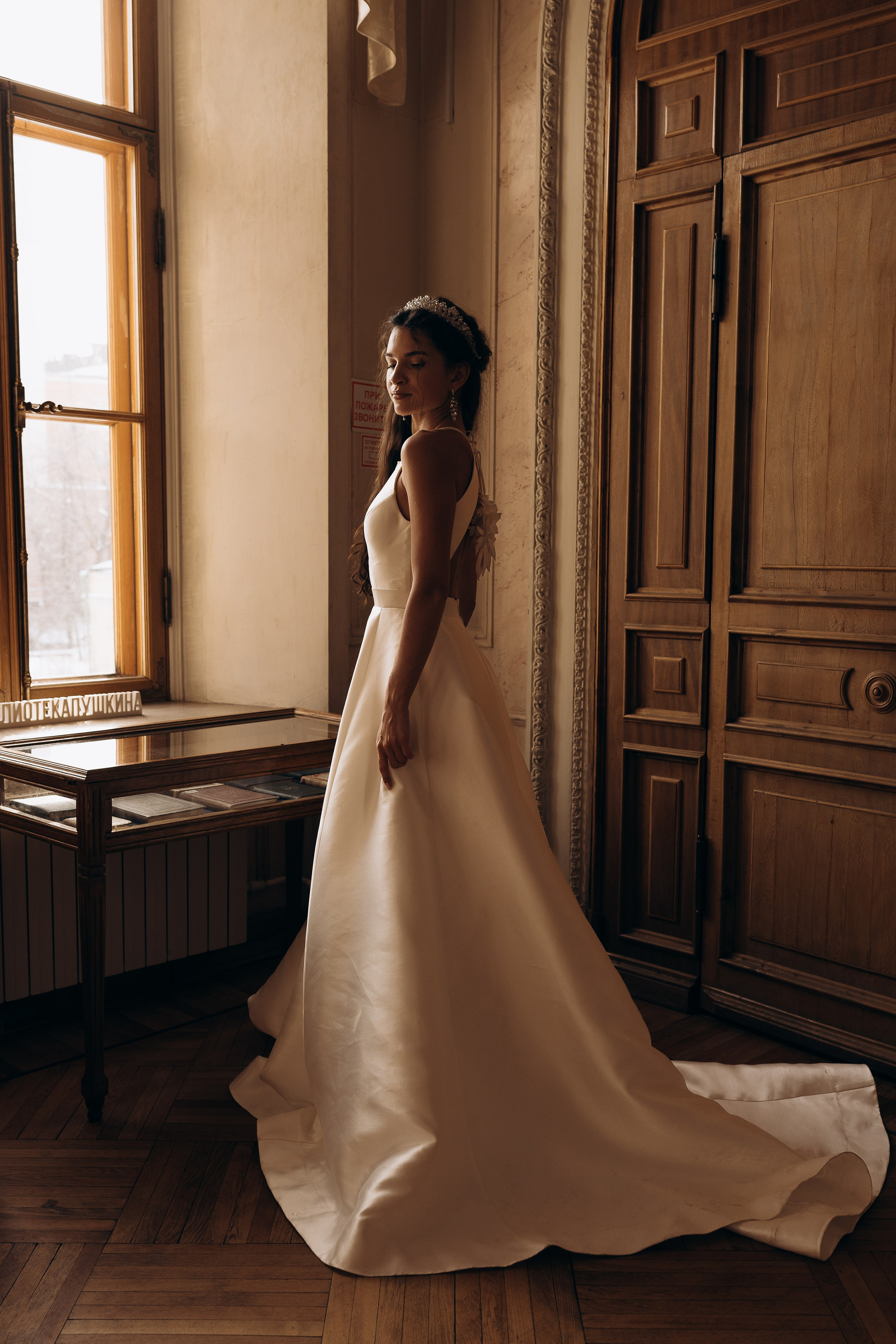 Свадебная фотосессия в библиотеке. Семейный фотограф в Москве Галина Гончар