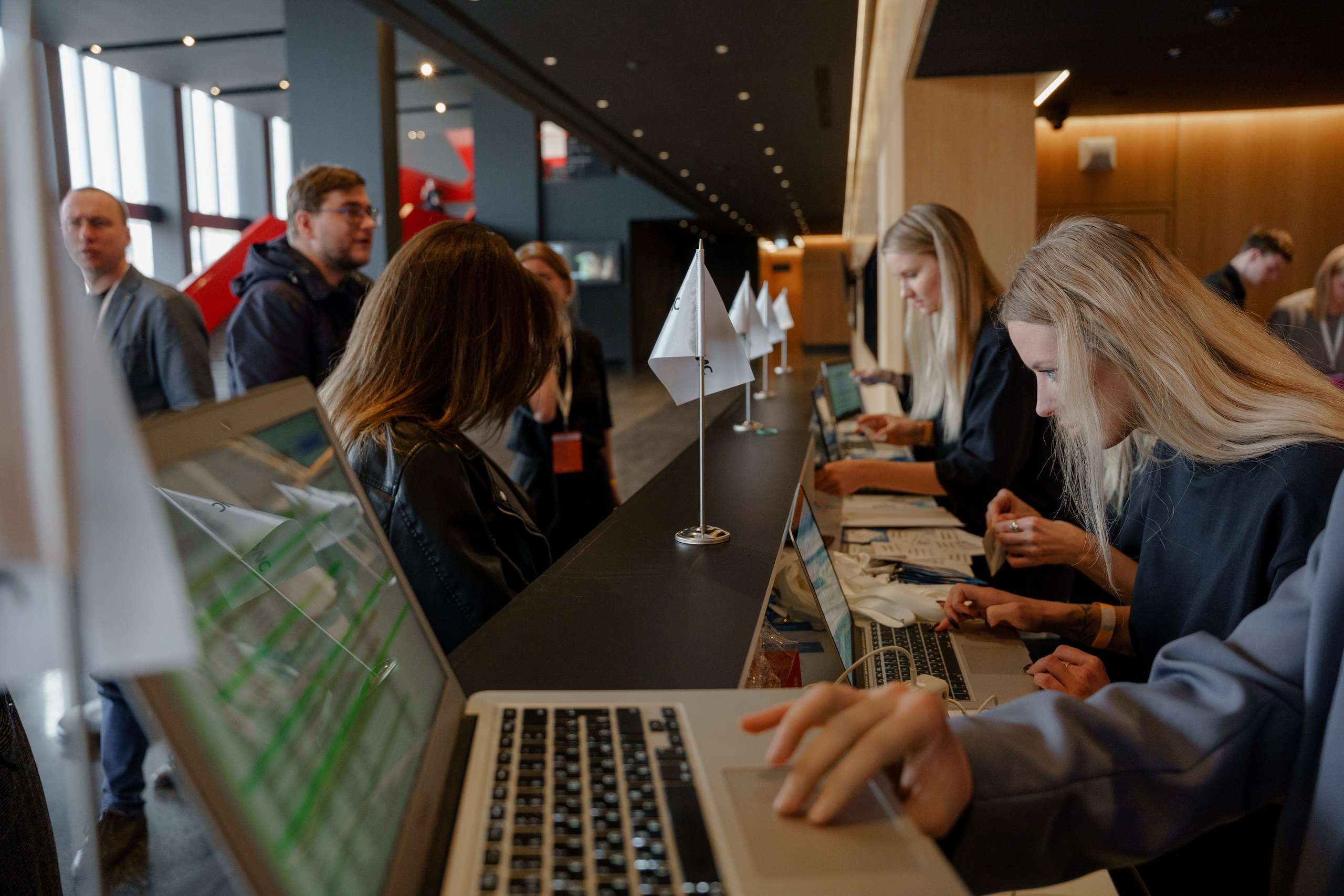 Фотограф на отраслевую партнерскую конференцию в Москве. Репортажный фотограф Москва Сергей Дружинин