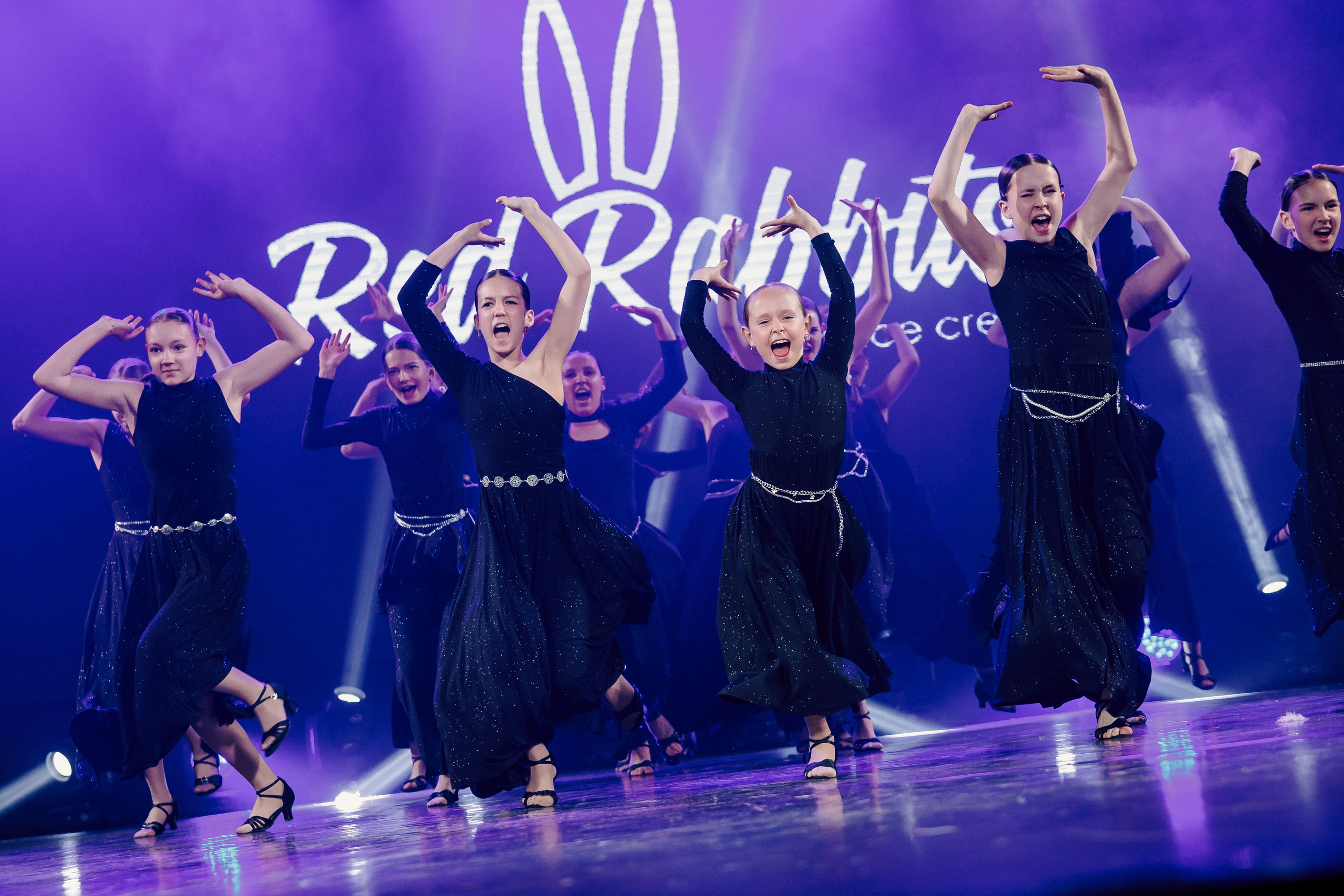 Отчётный концерт танцевальной школы «Red Rabbits» 2025. Лёшка Варзегов — фотограф