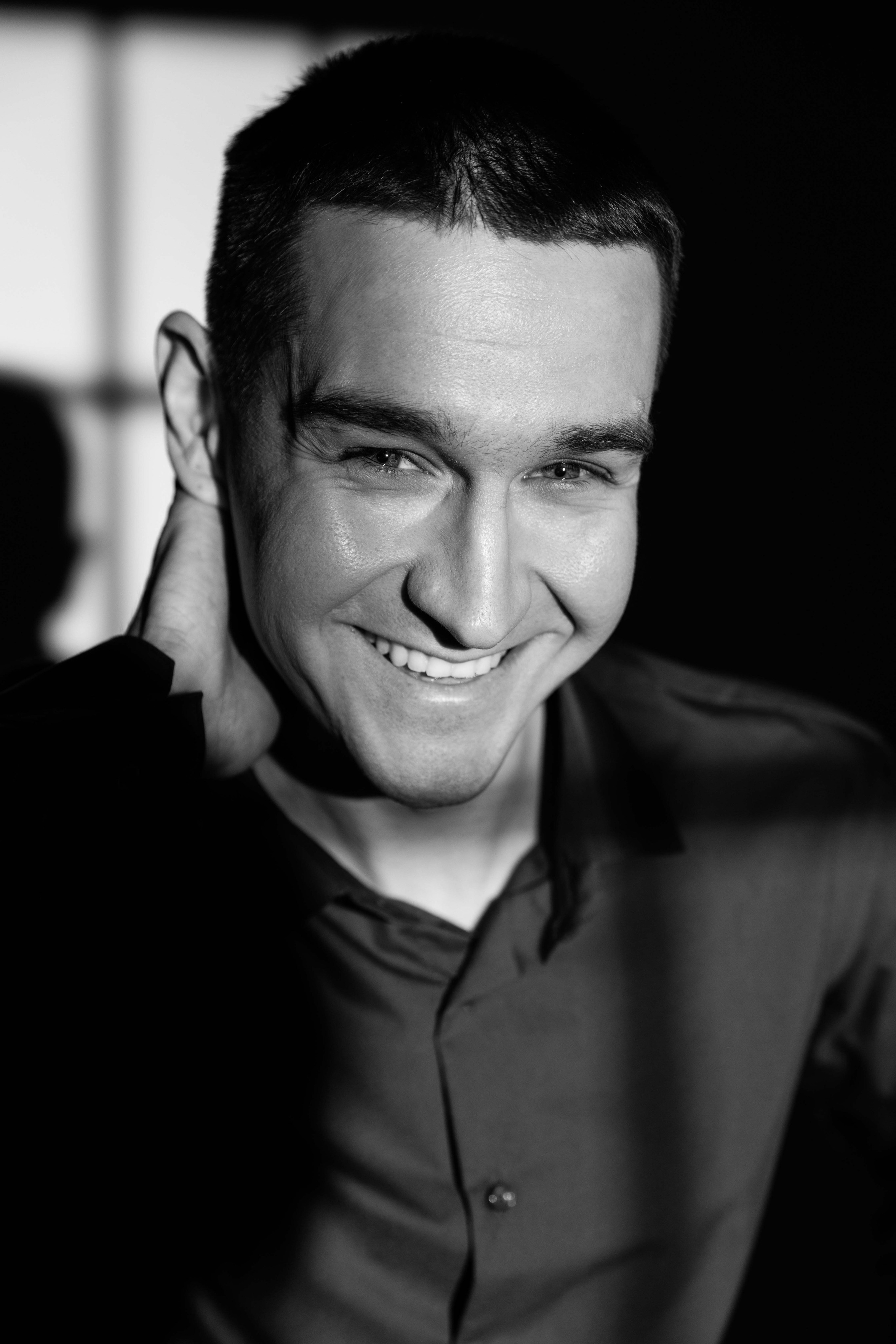 Portfolio. Volume II: «Портреты. Лица Ленинград Центра без масок». Ира Сафронова — фотограф и нейровизуализатор | бизнес-съёмки, портреты, нейровизуалы для брендов, Санкт-Петербург и Москва