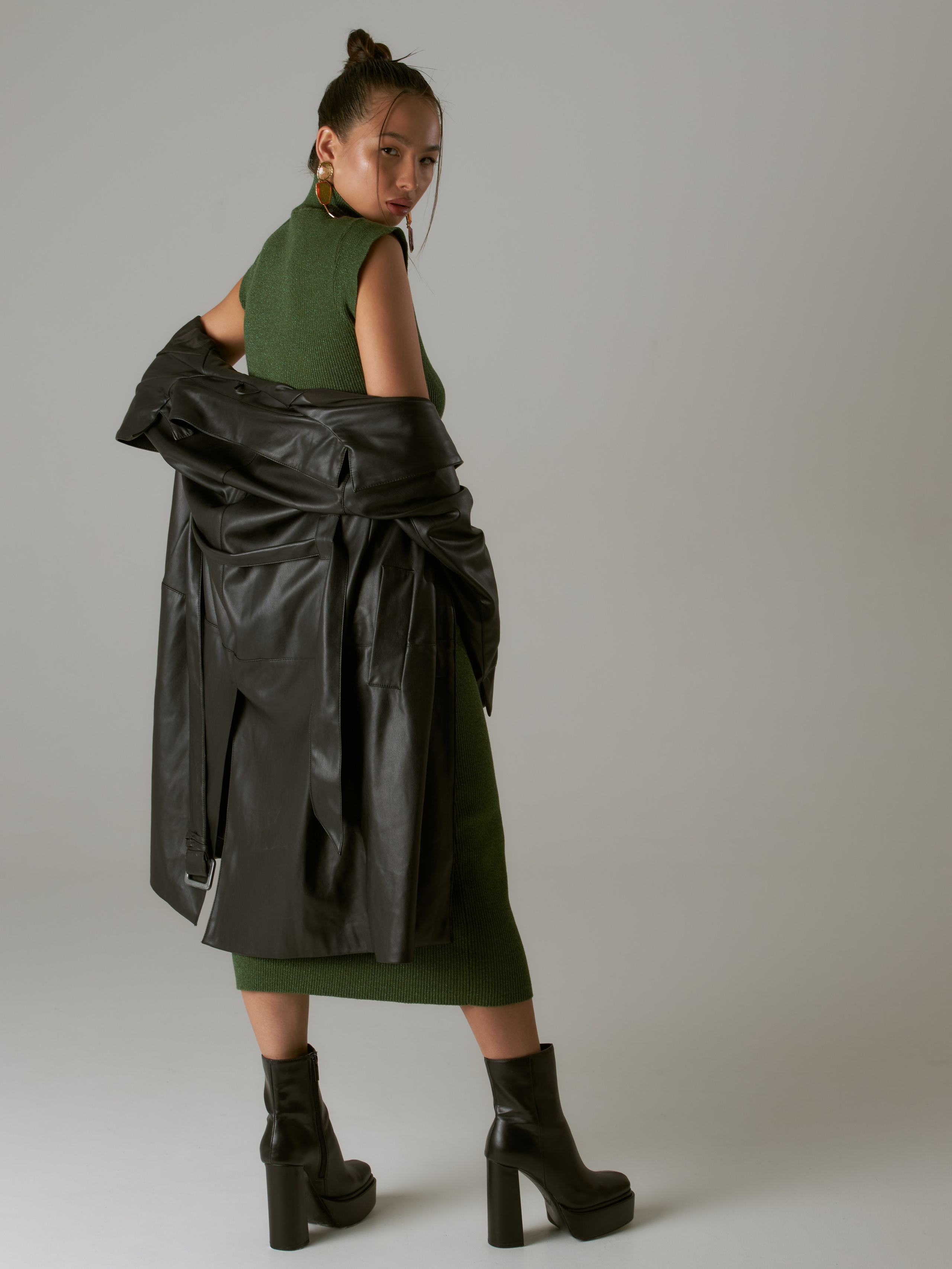 Съёмка для бренда на белой циклораме