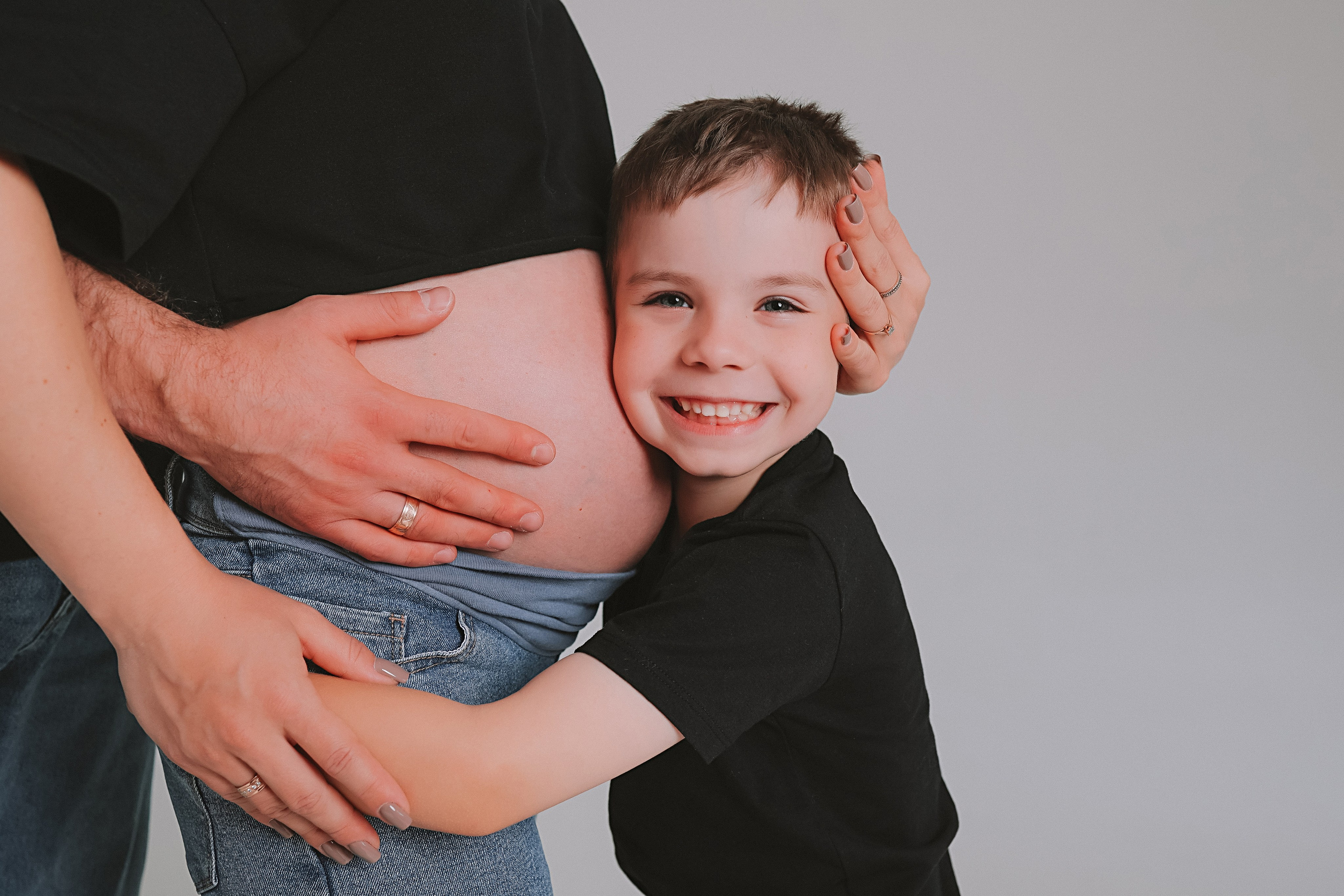 Фататум циклорама и зал. Семейный фотограф Тюмень, фотограф на роды Салмина Мария