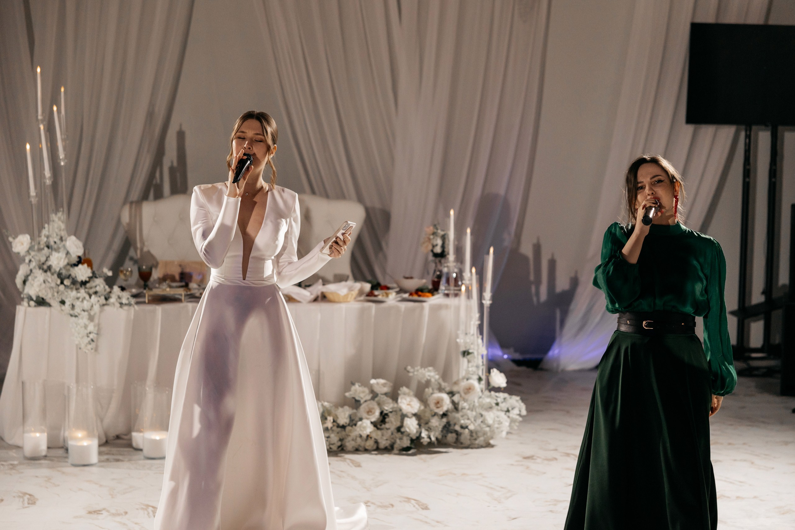 Свадебная фотосессия банкета. Свадебный и Семейный Фотограф в Гатчине и Санкт-Петербурге Виктория