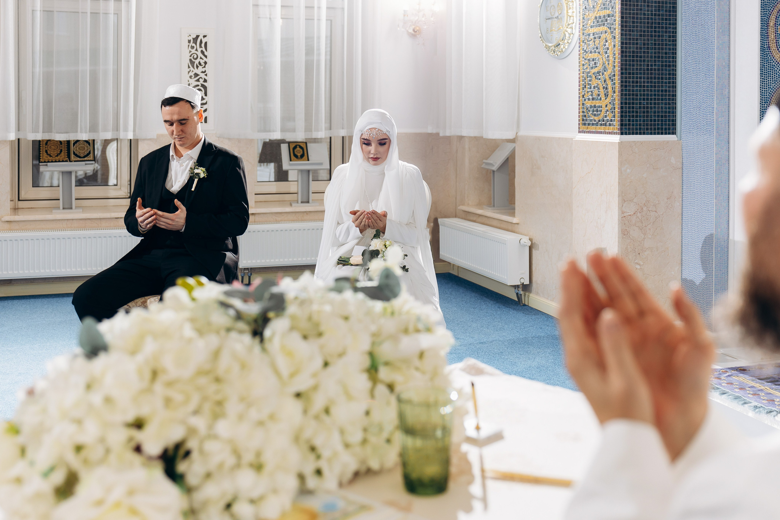 никах в мечети Иман Нуры,, фотосессия в мечети Иман Нуры, фотограф на никах в Казани Ranas4you, образ невесты на никах, завязывание платка Казань, платье на никах Казань