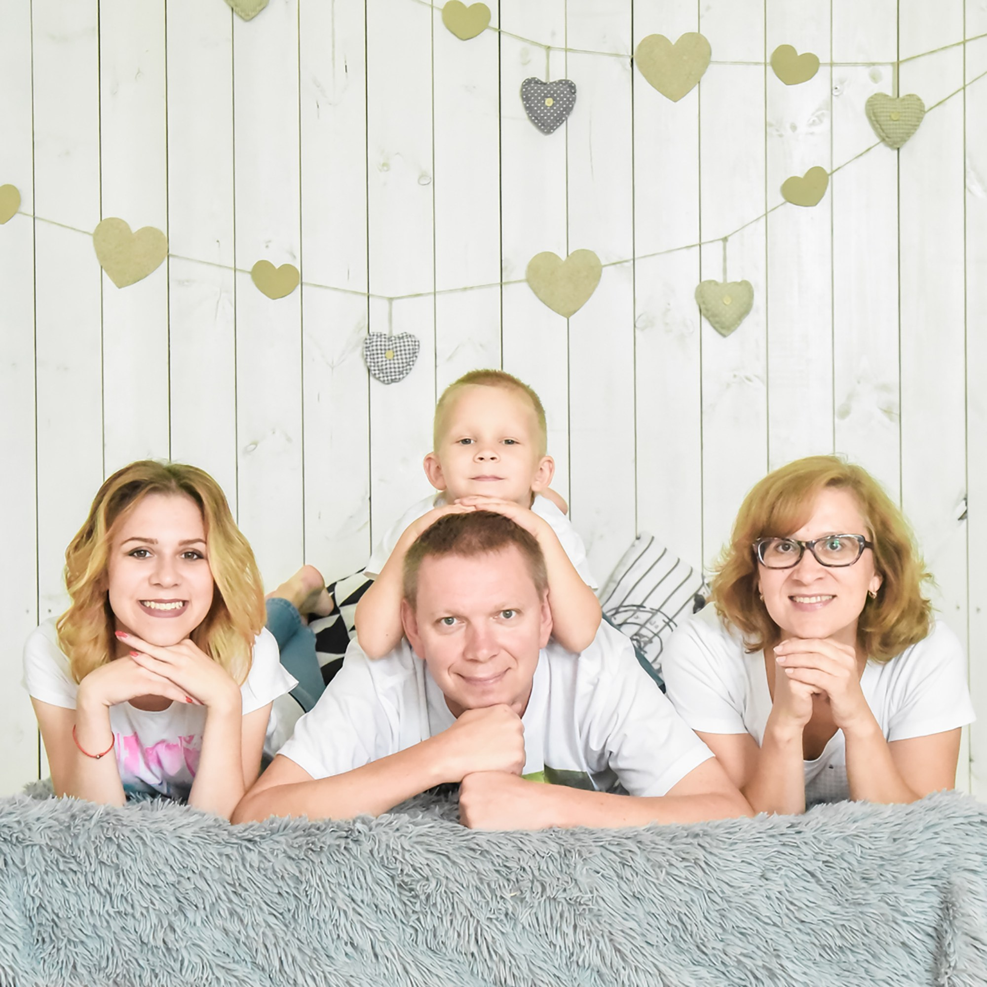 яркий и трогательный портрет красивой семьи