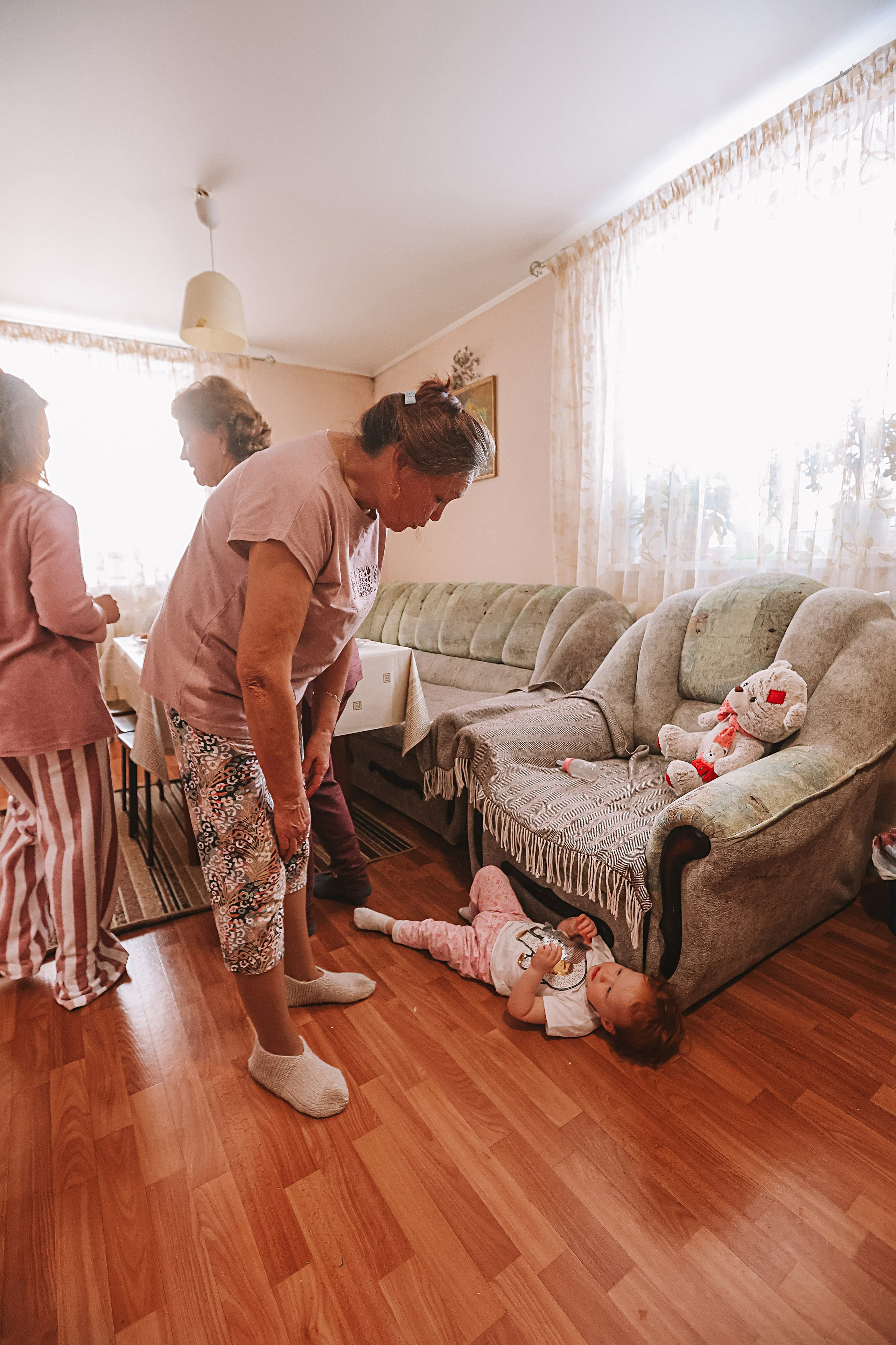Большая семья репортаж. Семейный фотограф Тюмень, фотограф на роды Салмина Мария