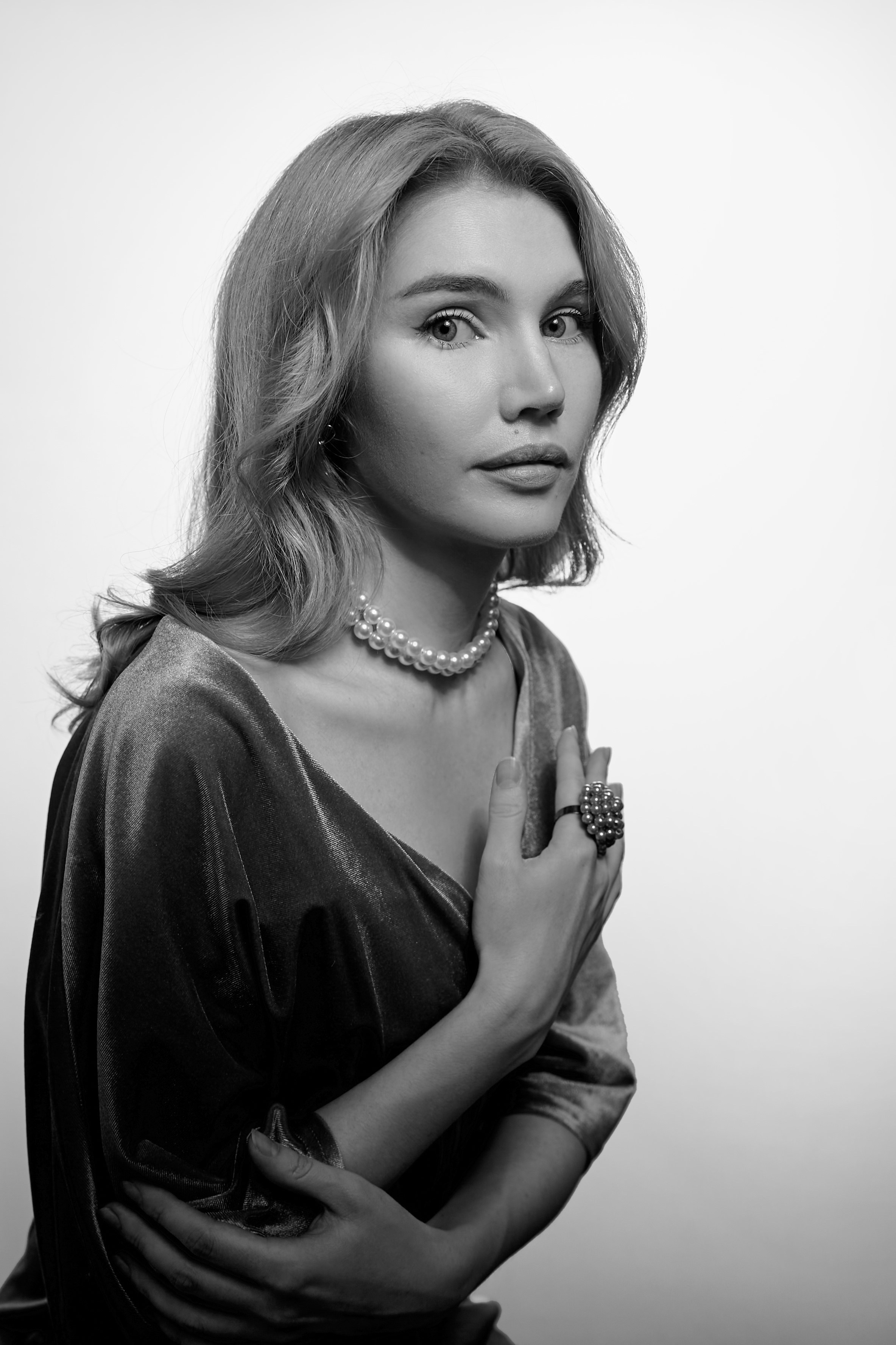 Чёрно-белые студийные портреты. Рекламный фотограф Санкт-Петербург Катерина Мишкель