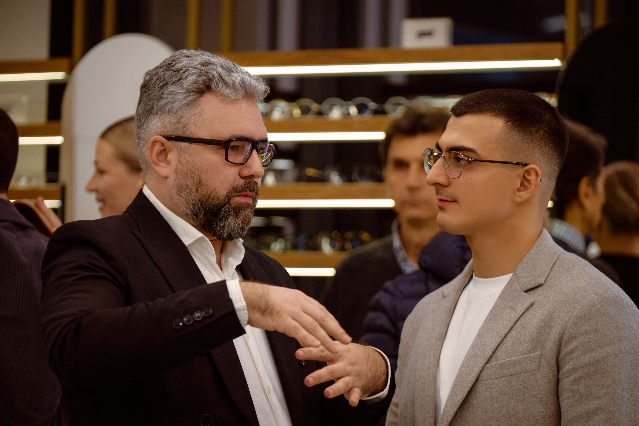 ОПТИК ЦЕНТ. Свадебный фотограф в Екатеринбурге Соседков Евгений