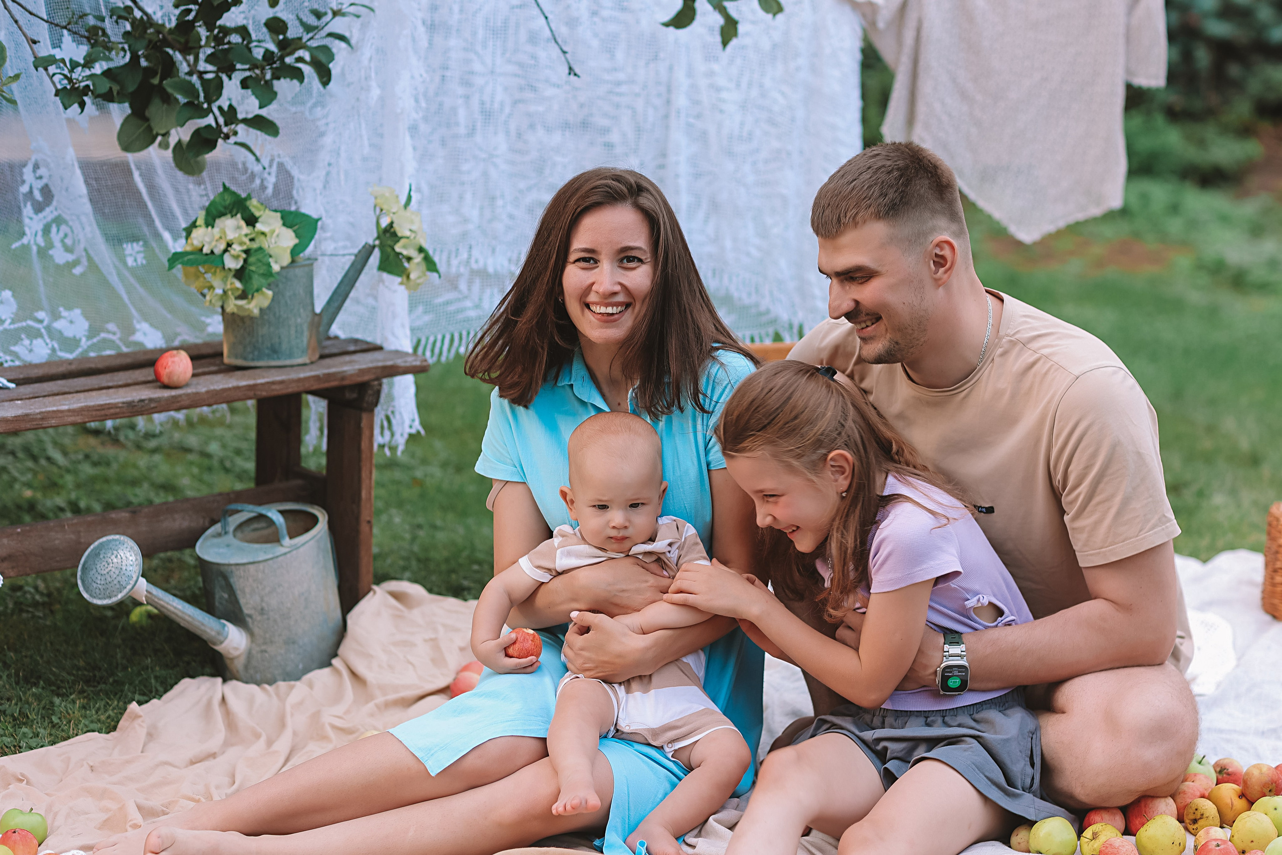 Яблоки. Семейный фотограф Тюмень, фотограф на роды Салмина Мария