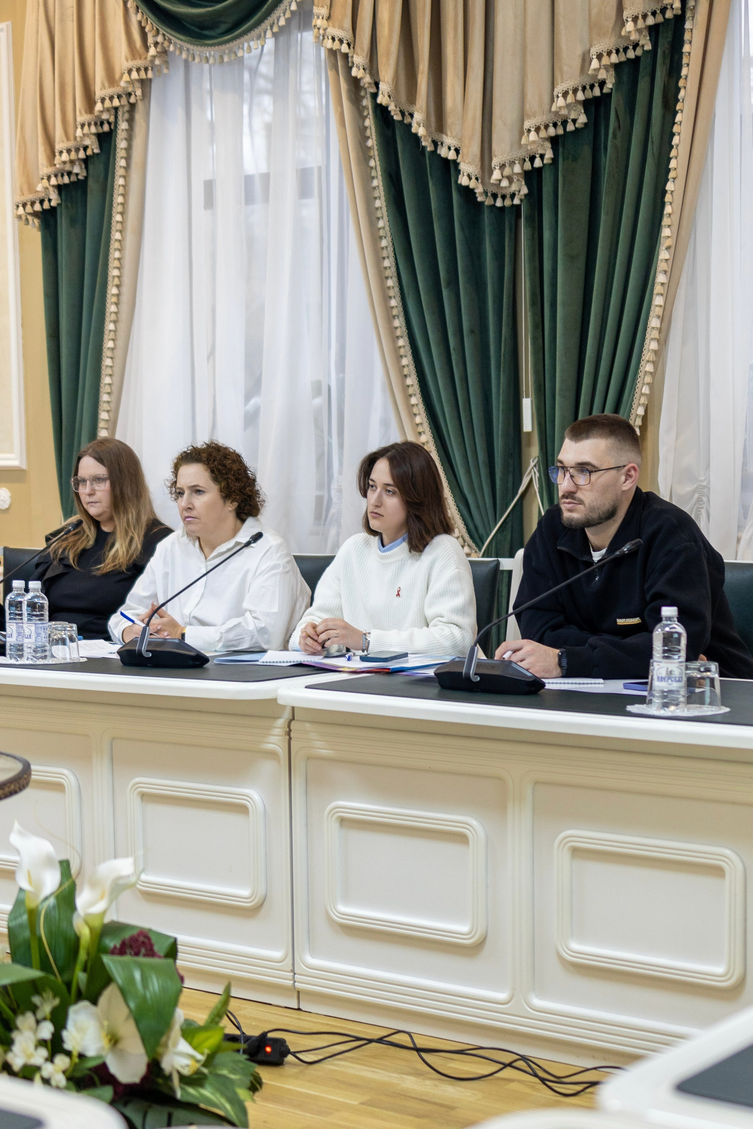 Круглый стол в Общественной палате Ростовской области по теме Поддержка женщин живущих с ВИЧ в Ростовской области. Фотограф Гриша Марвин