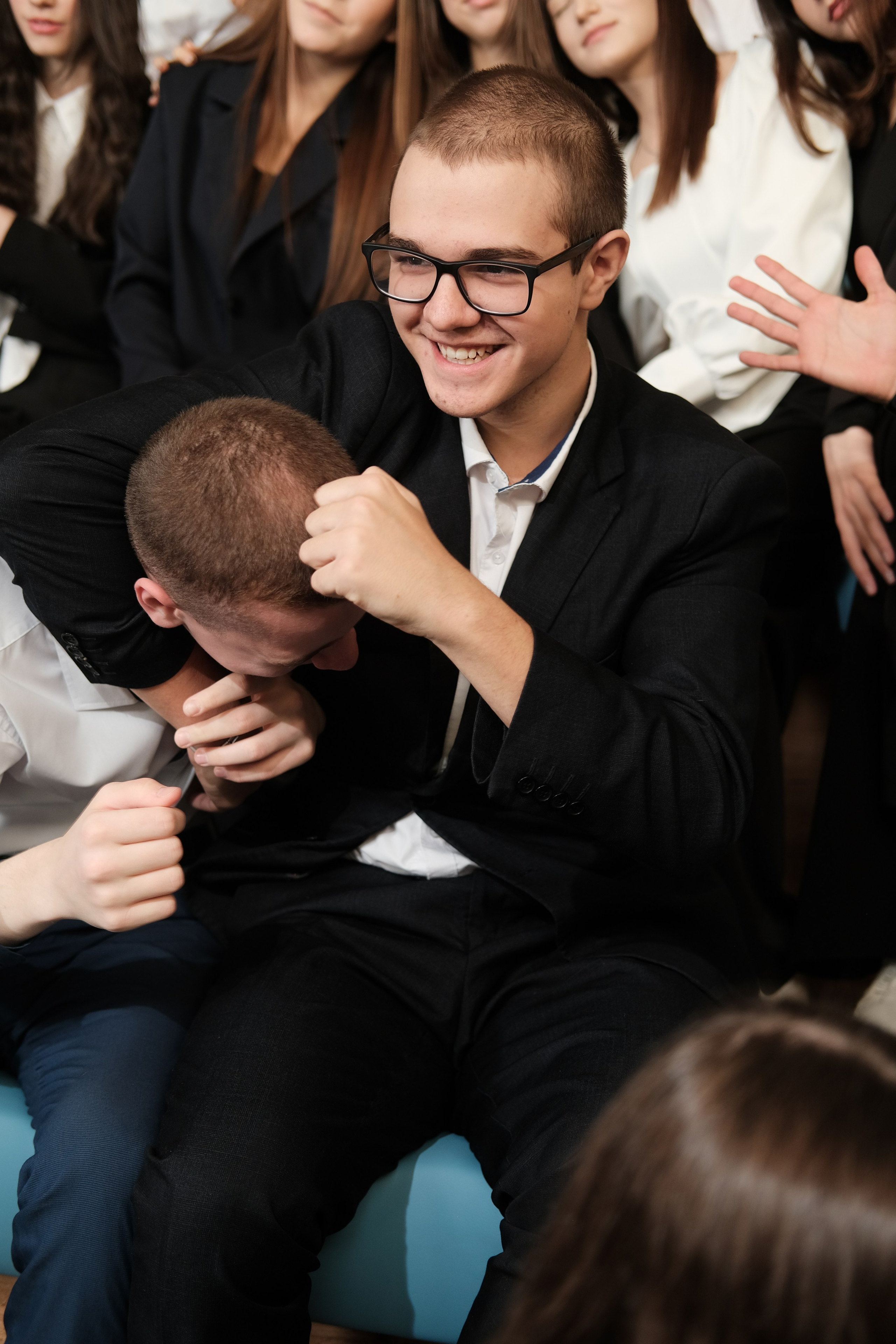 9 класс (школа). Фотограф Елена Дегтярева. Семейная, детская и школьная фотография в Тюмени. Яркие и живые снимки, которые сохранят историю вашей семьи