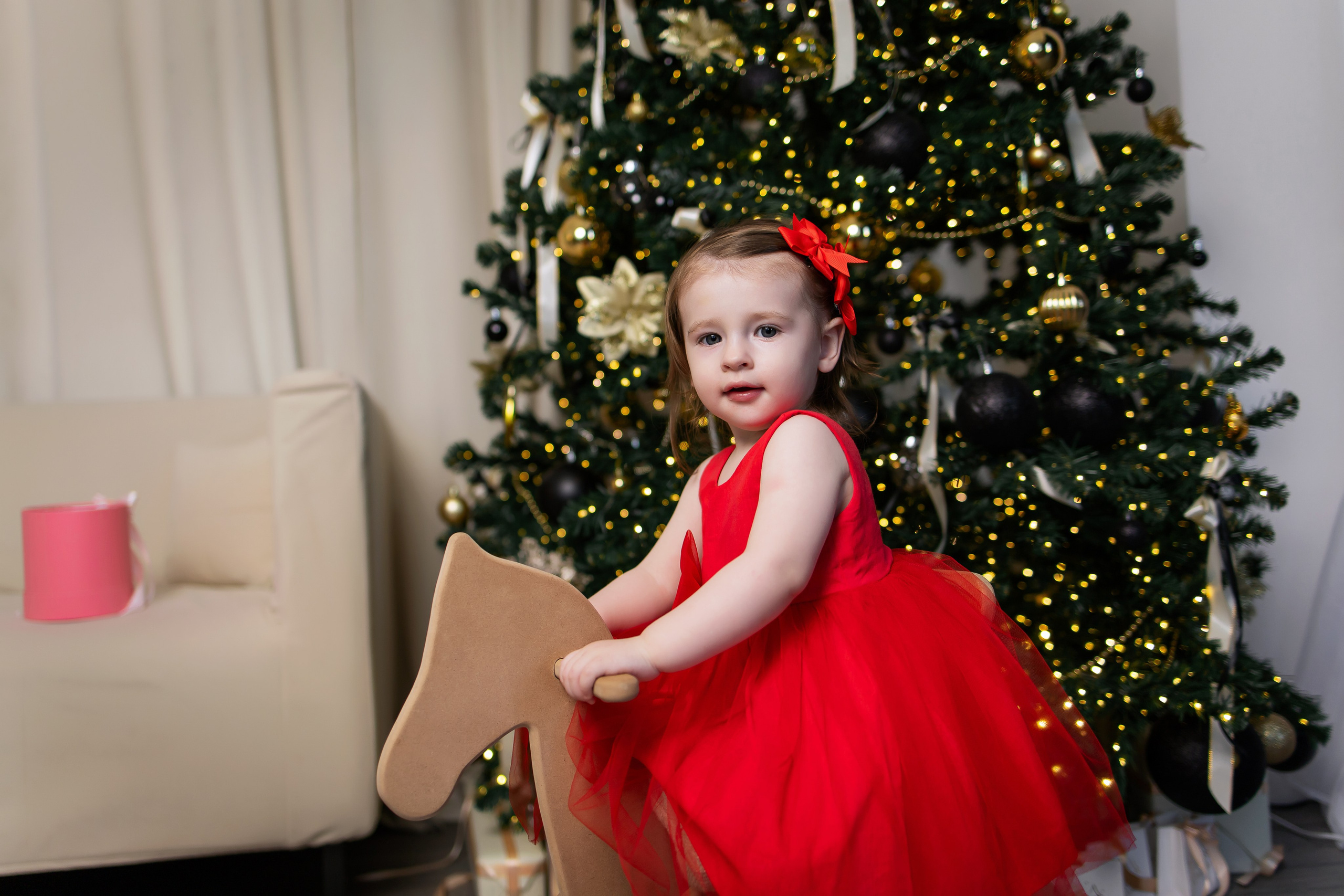 Ваши фотографии. Интерьерная фотостудия Background в Омске